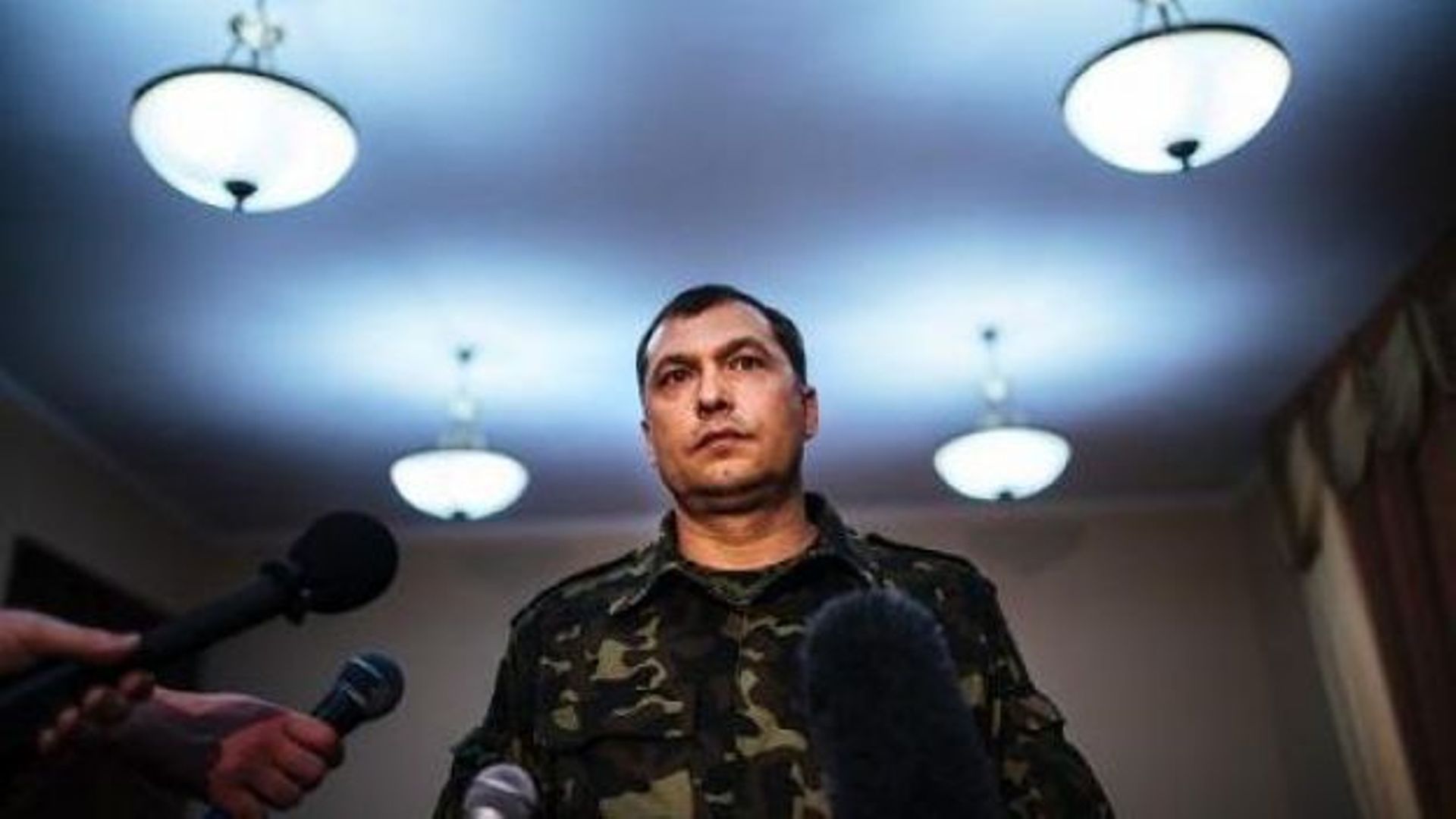  « previous Le commandant de l'armée du sud-est de l'Ukraine autoproclamée, Valeriy Bolotov lors d'une conférence de presse après avoir été nommé "gouverneur du peuple" à Lugansk, le 21 avril 2014