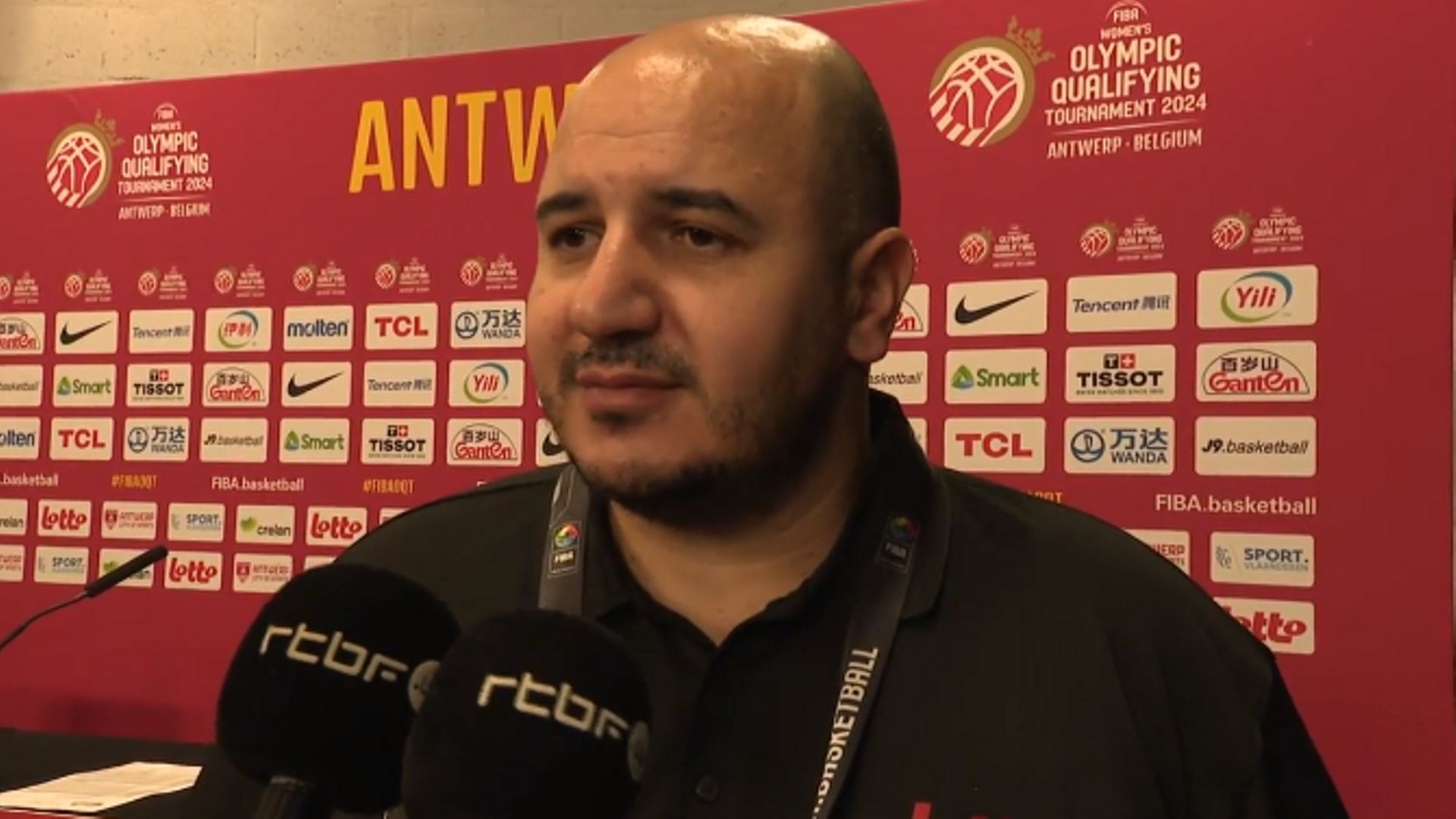 Objectif Séduction Pour Rachid Meziane, Le Coach Des Cats, Face Au ...