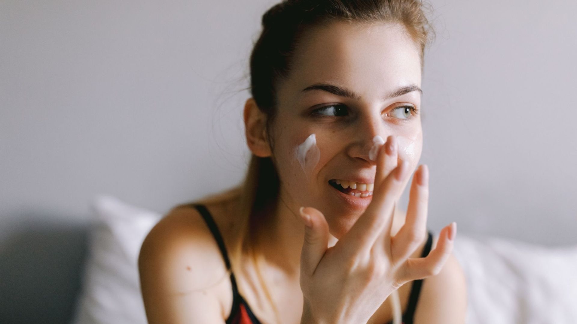 La génération Z préfère les soins de la peau au maquillage, pourquoi ?