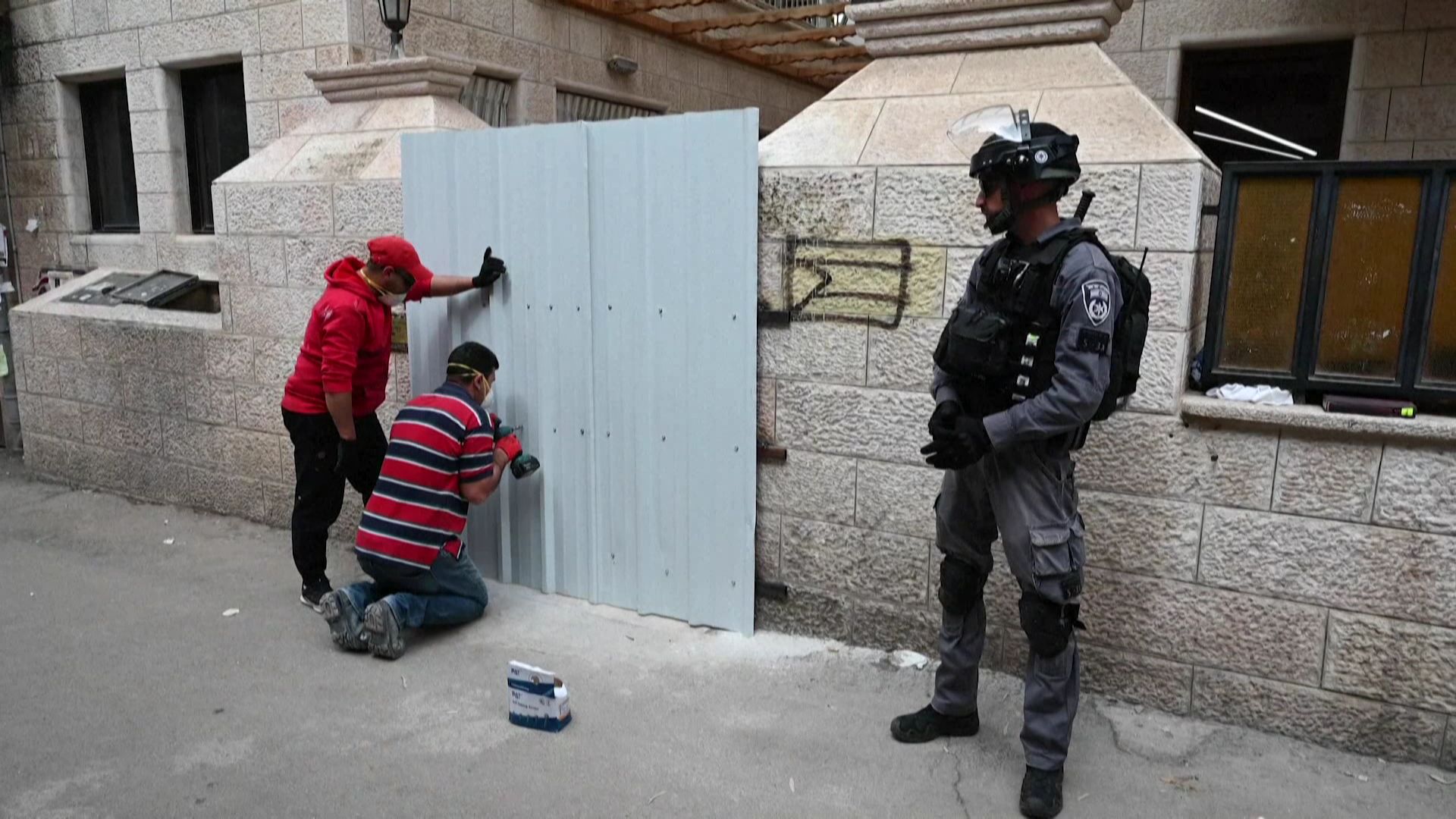 Les autorités ferment une synagogue dans le quartier ultra-orthodoxe de Mea Shearim à Jérusalem.
