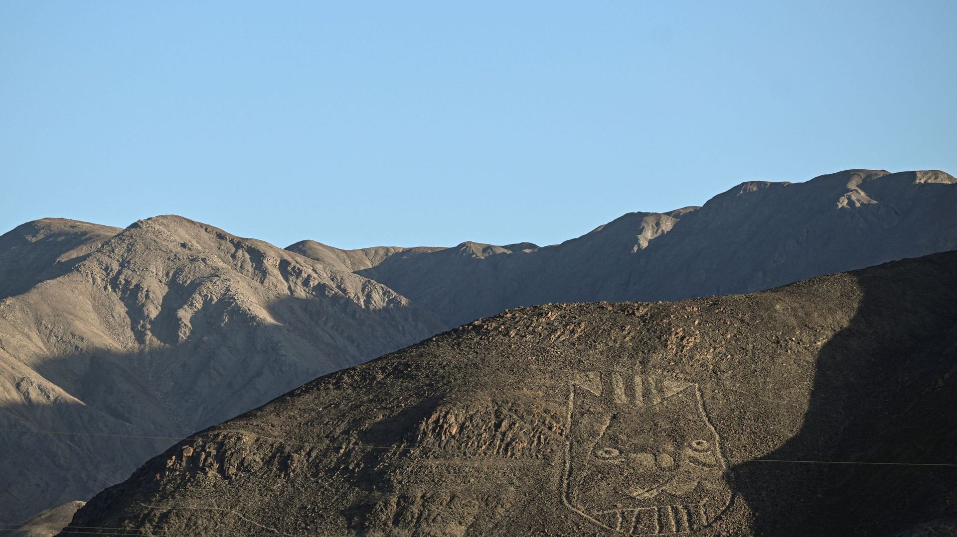 Les géoglyphes sont visibles uniquement de haut, ou de loin lorsqu’ils sont à flanc de colline.