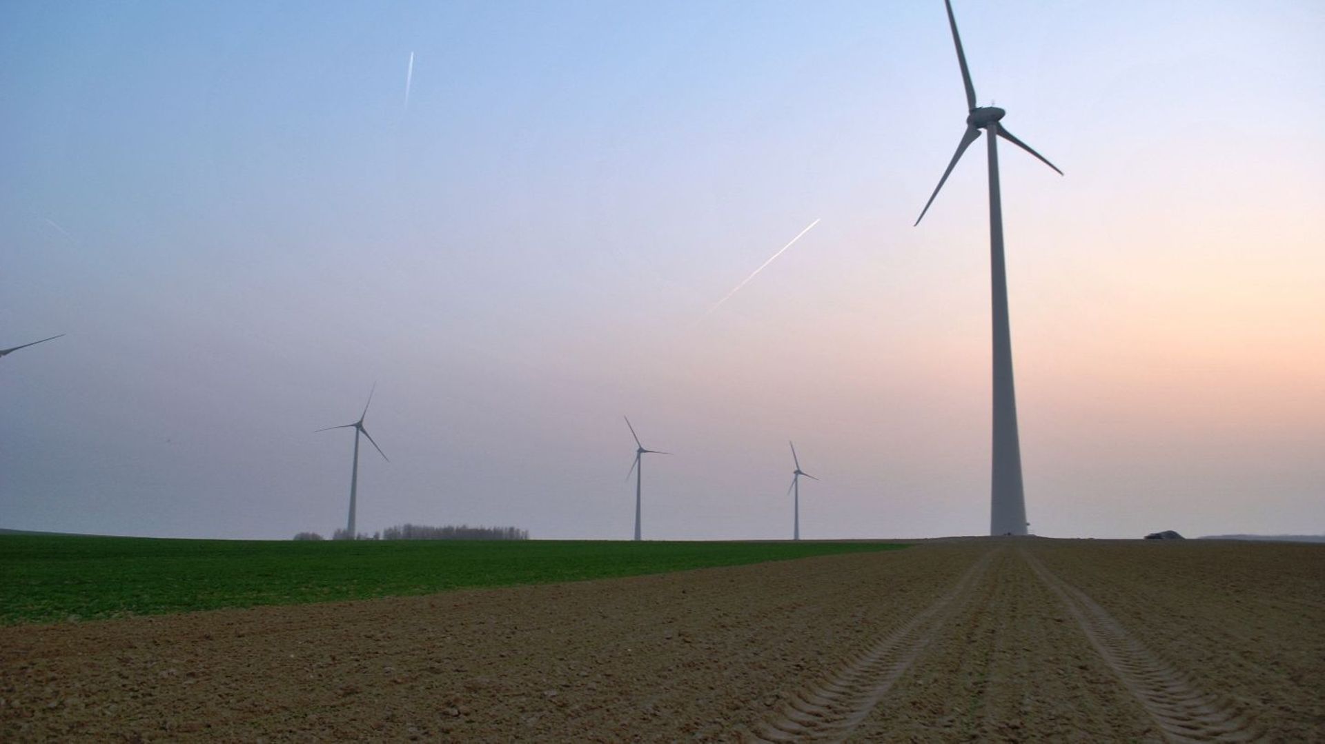Le projet éolien prendrait place sur les villages de Molenbaix et d'Herinnes.