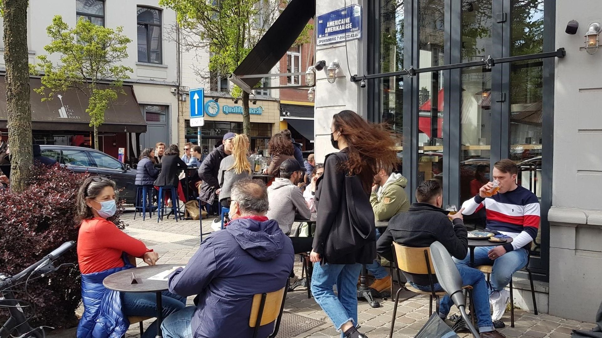 À Ixelles aussi, les gens ont repris possession des terrasses.