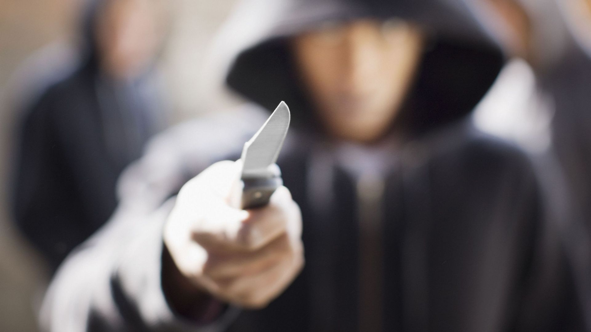 Man threatening with pocket knife