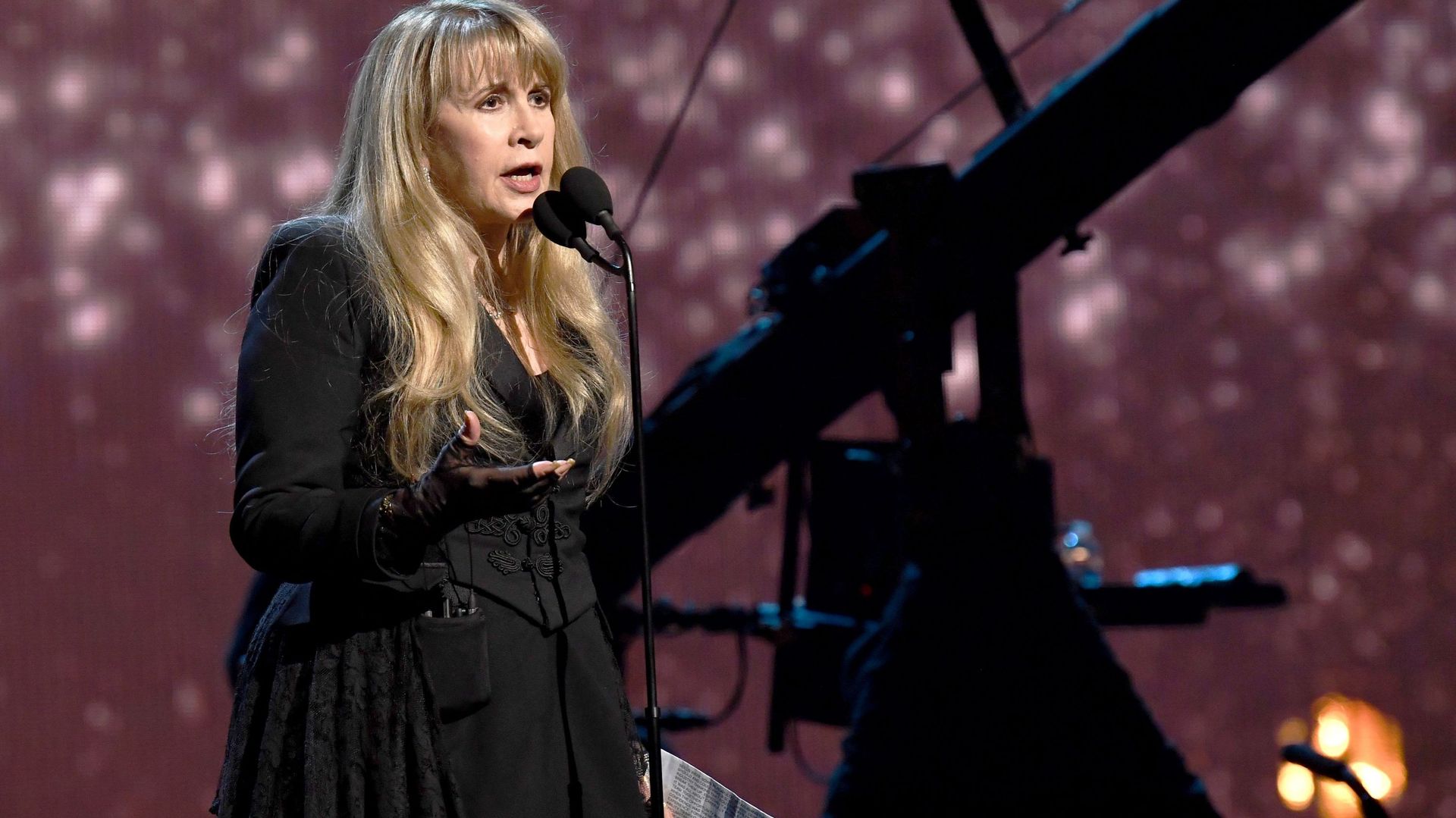 Stevie Nicks craint de ne plus pouvoir chanter