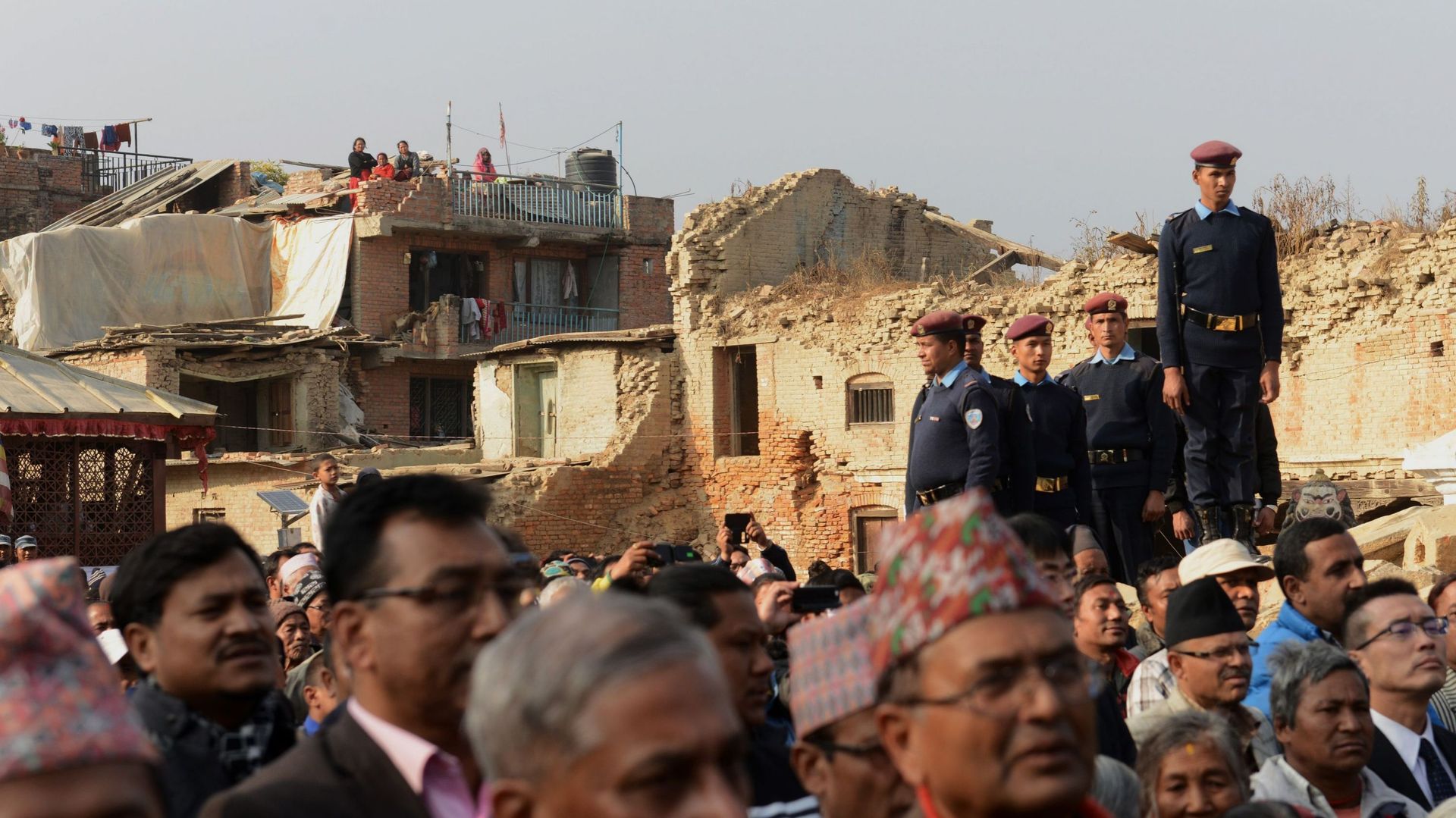 pres-d-un-an-apres-le-seisme-le-nepal-entame-la-distribution-d-aides-a-la-reconstruction