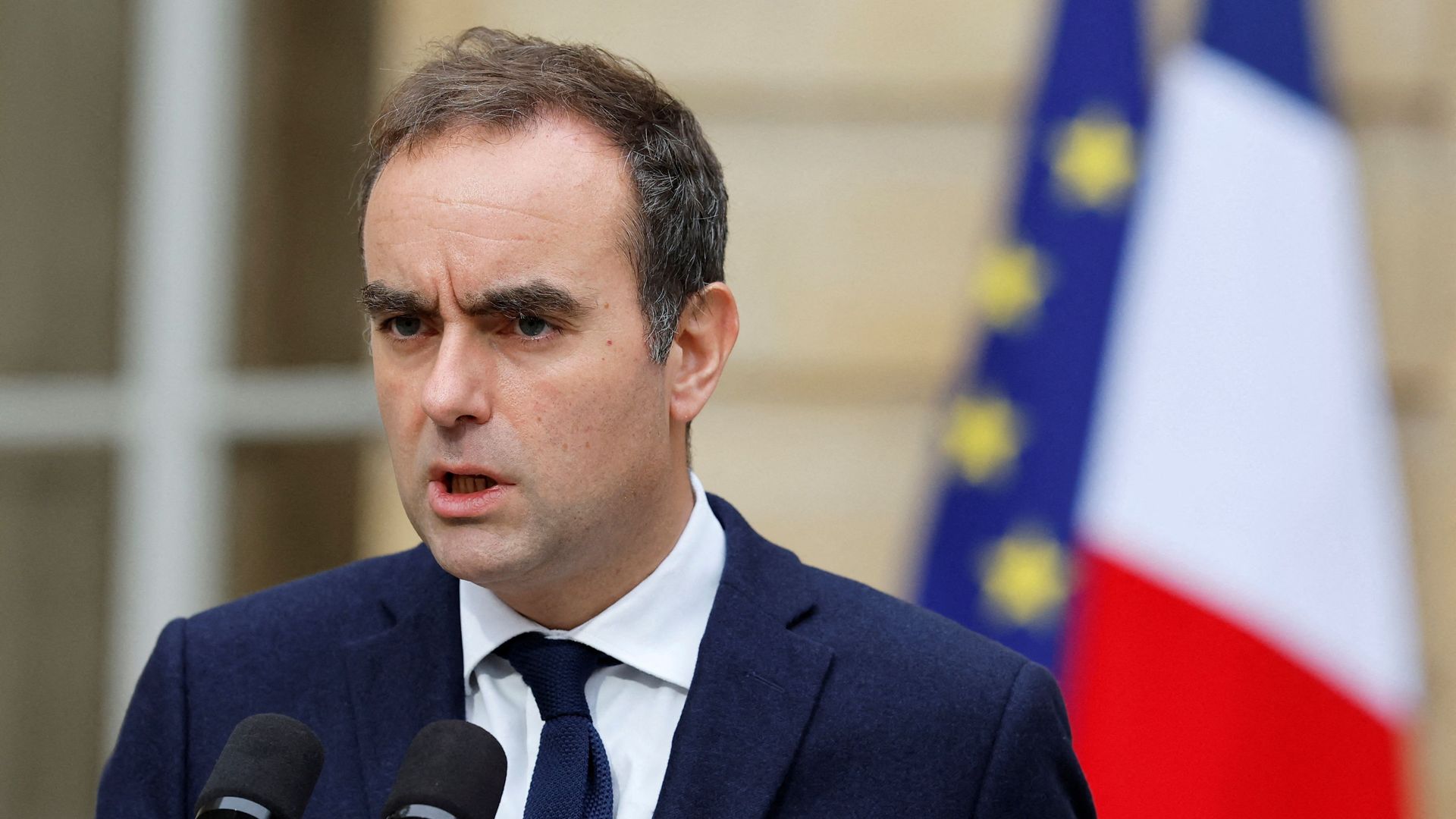 En France, le gouvernement Lecornu 2 entre en fonction ce lundi