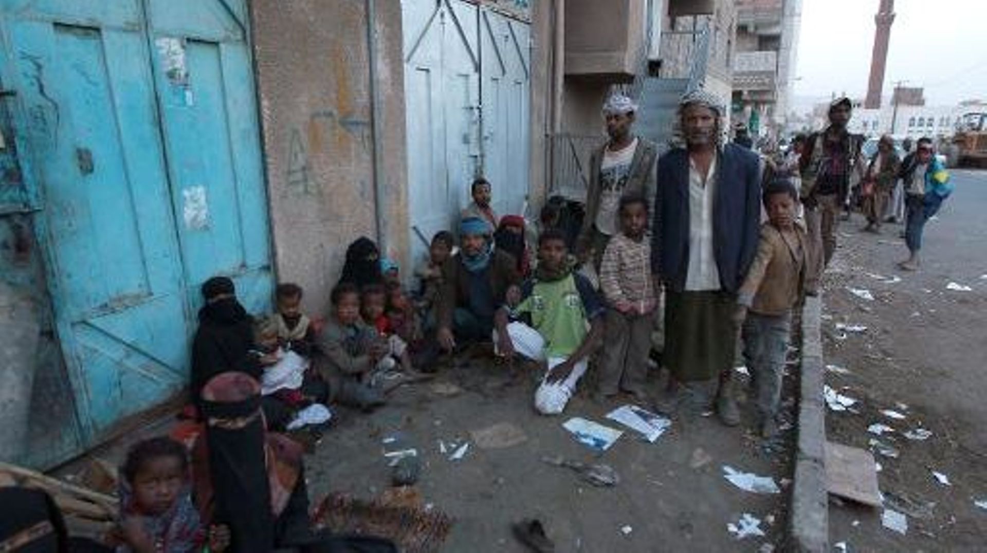Des familles d'Amrane, ville au nord de Sanaa, se réfugient dans la capitale yéménite le 8 juillet 2014