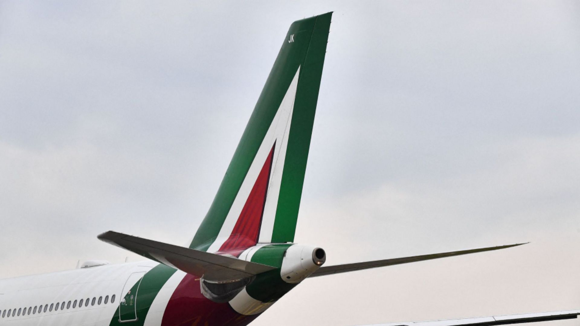 Avion Alitalia sur le tarmac de l’aéroport de Rome-Fiumicino en mars 2021