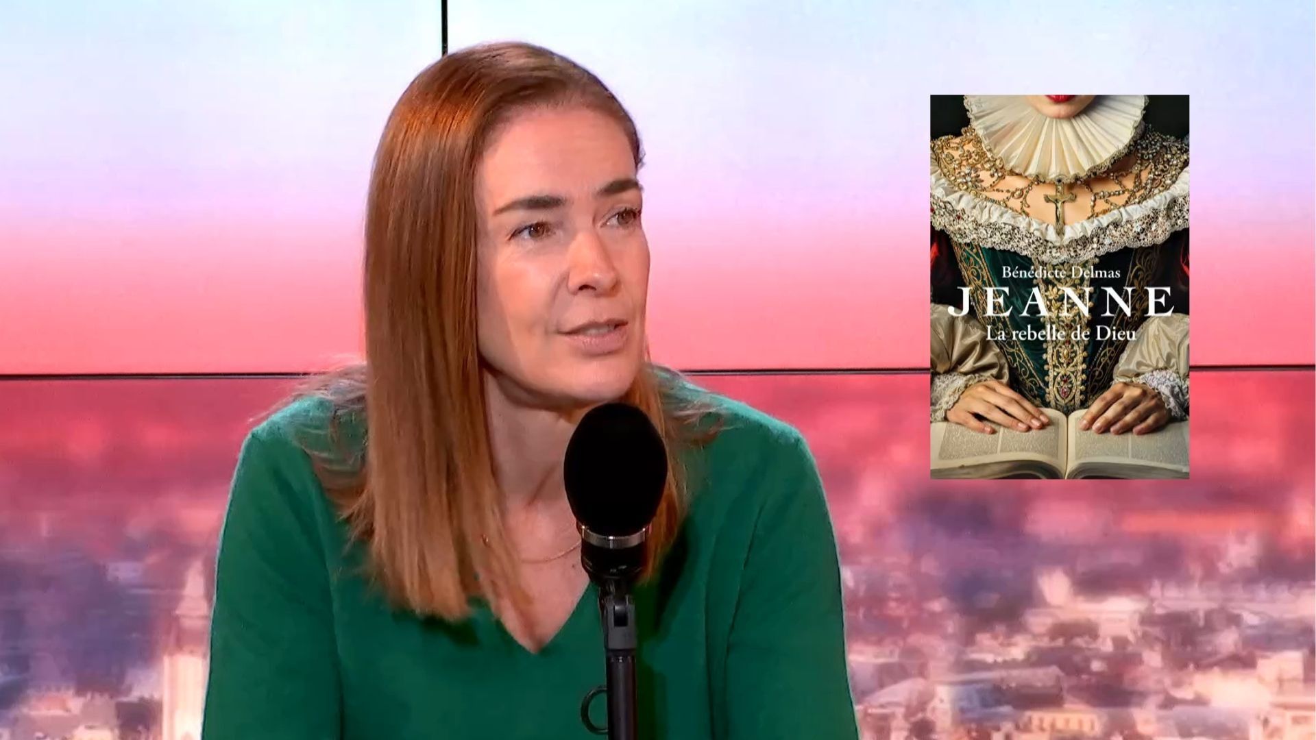 L’actrice de "Sous le soleil" Bénédicte Delmas explique pourquoi elle s'est lancée dans l'écriture : "Il faut avancer et passer à autre chose"