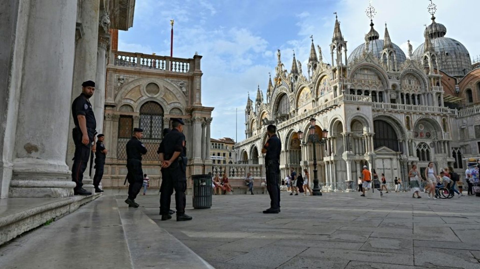 Des carabiniers mobilisés le 8 juillet 2021 sur la place San Marco à Venise, à la veille de l’ouverture de la réunion du G20 Finances
