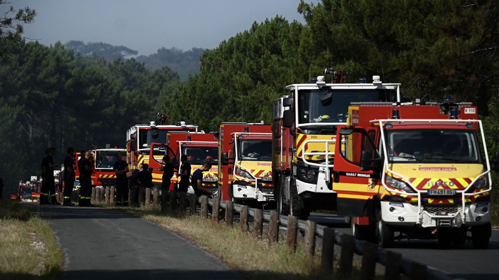 Des véhicules de pompiers mobilisés pour les incendies