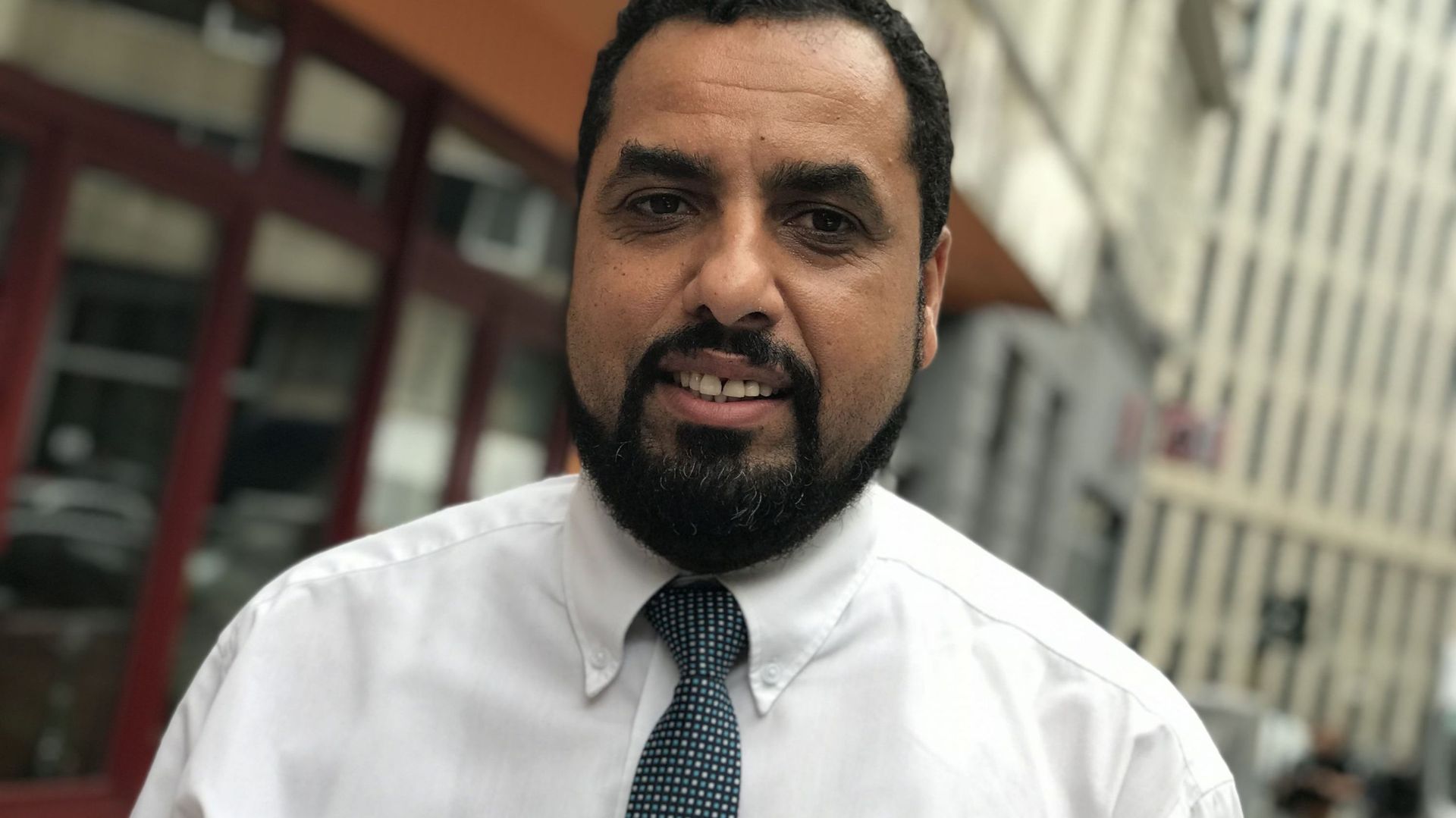 Molenbeek: Hicham Chakir, Conseiller Communal, Claque La Porte Du MR Et ...