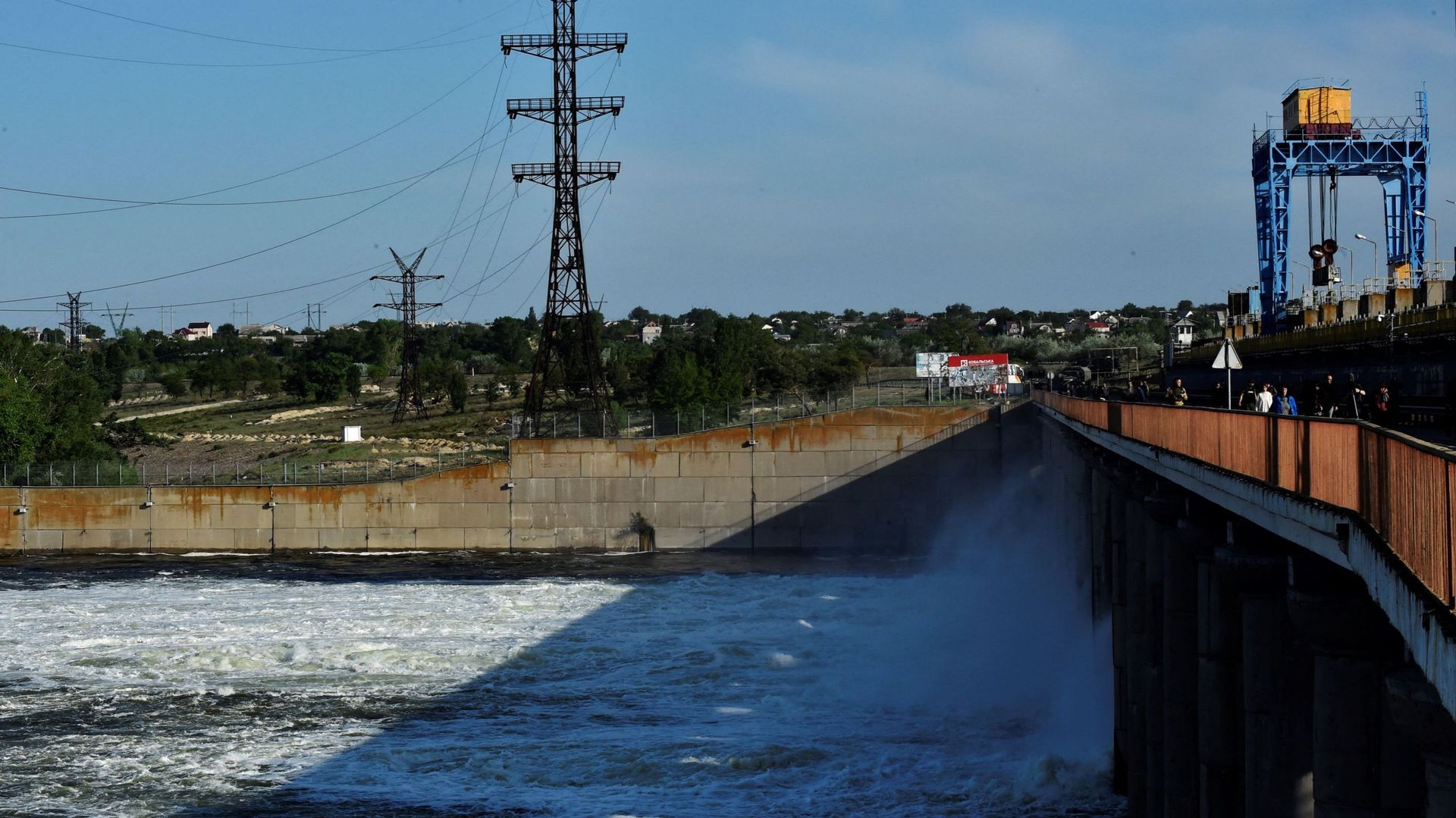 Après avoir accusé les Russes d'avoir miné un barrage d'une centrale hydroélectrique dans la région, risquant de provoquer "une catastrophe à grande échelle", l'Ukraine a réclamé une mission d'observation internationale au barrage de Kakhovka.