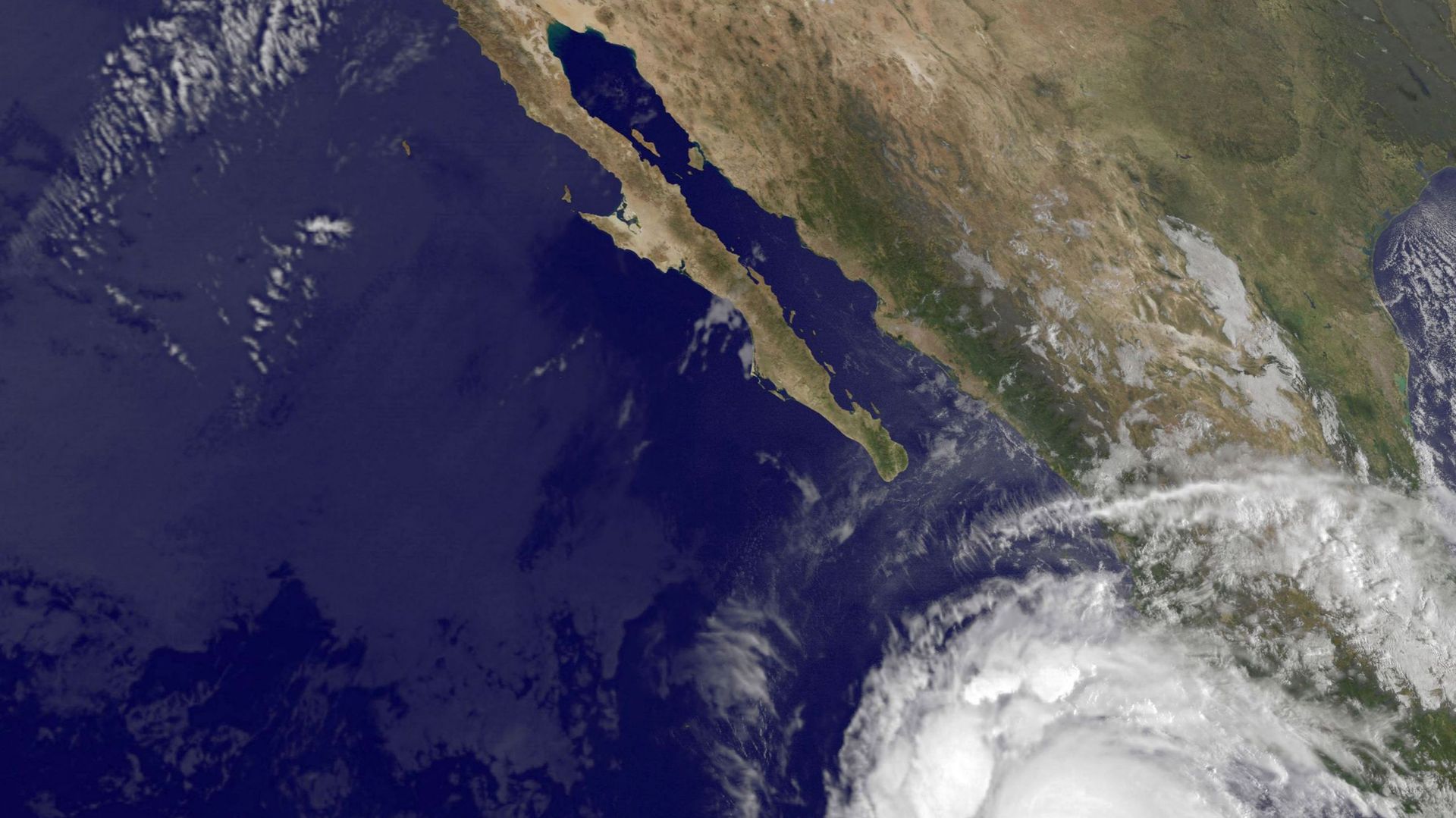 l’ouragan Rick se aproxima a las costas de México