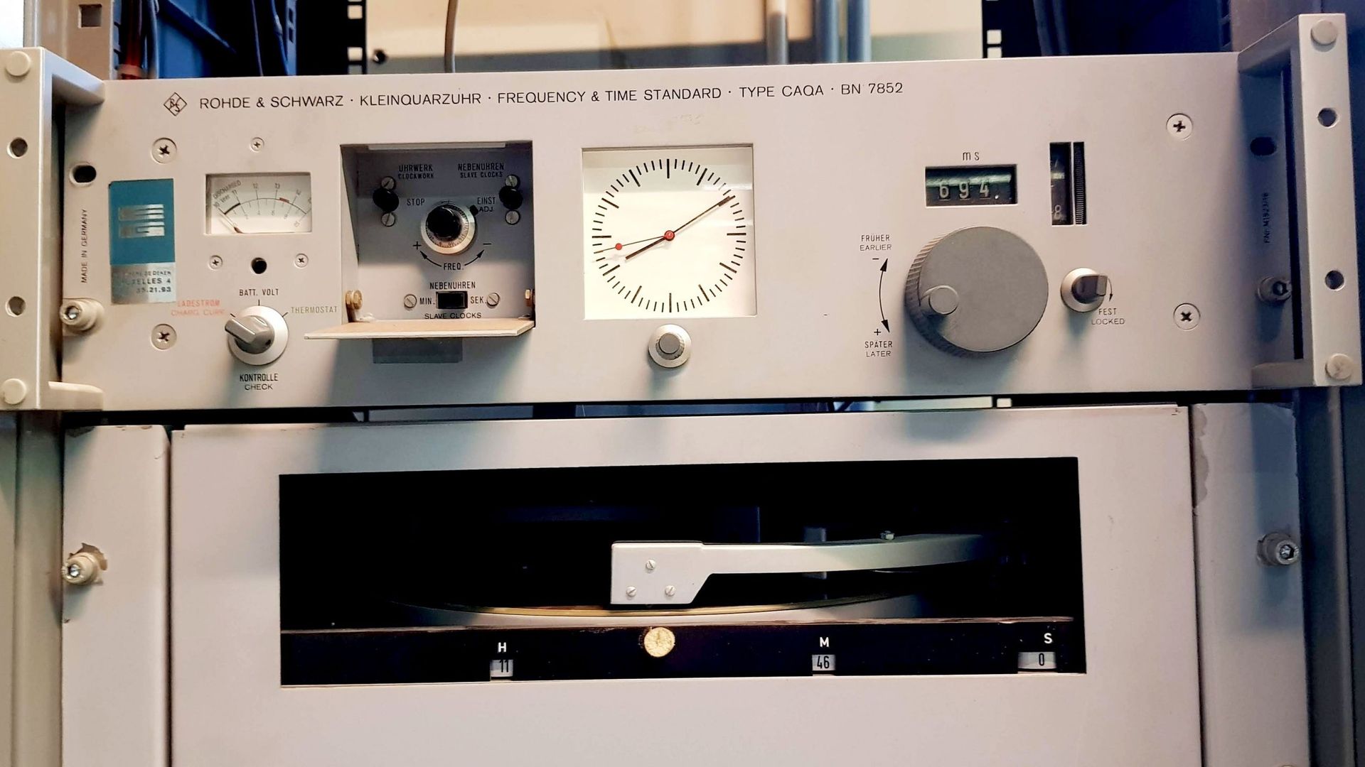 Le système de disque de la deuxième génération de l'horloge parlante en service entre 1972 et 2000