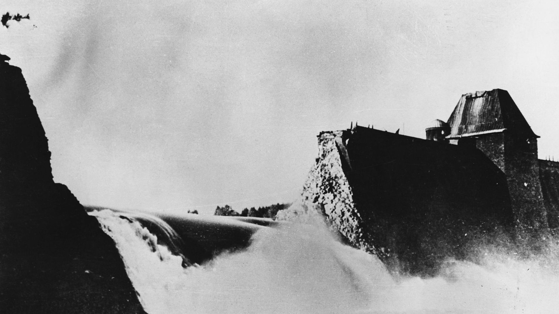 Barrage de Mohne, détruit, en 1943