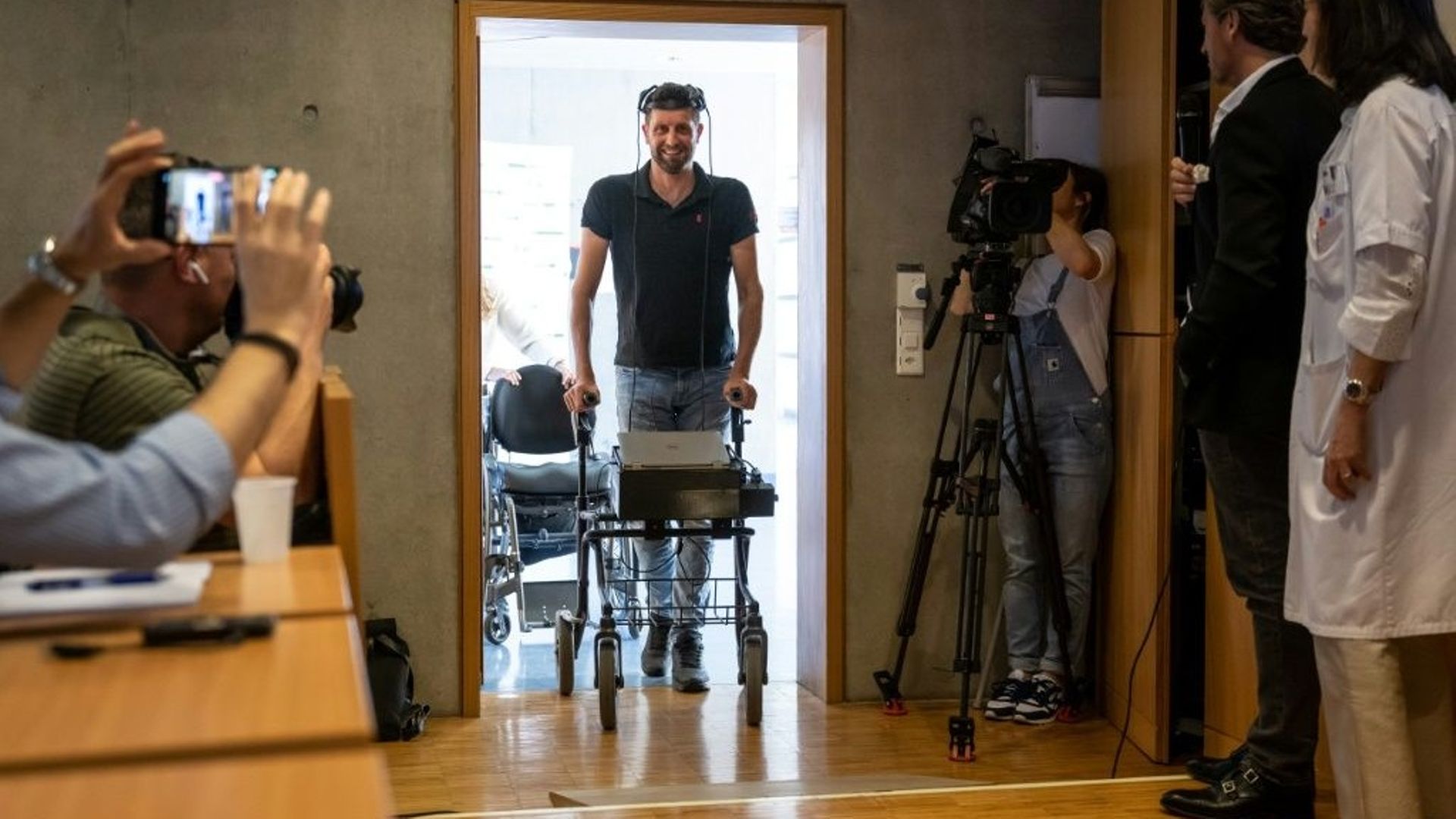 Gert-Jan, lors d'une conférence de presse à Lausanne le 23 mai 2023.
