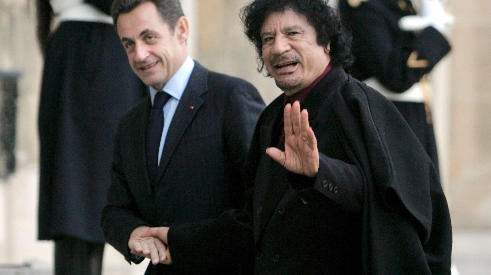 Nicolas Sarkozy et Mouammar Kadhafi