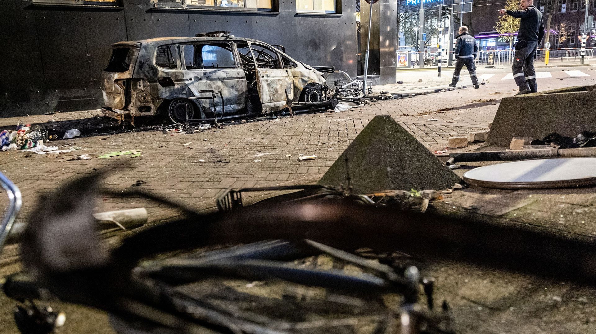 Rotterdam a connu des scènes d’émeutes dans la nuit de vendredi à samedi.