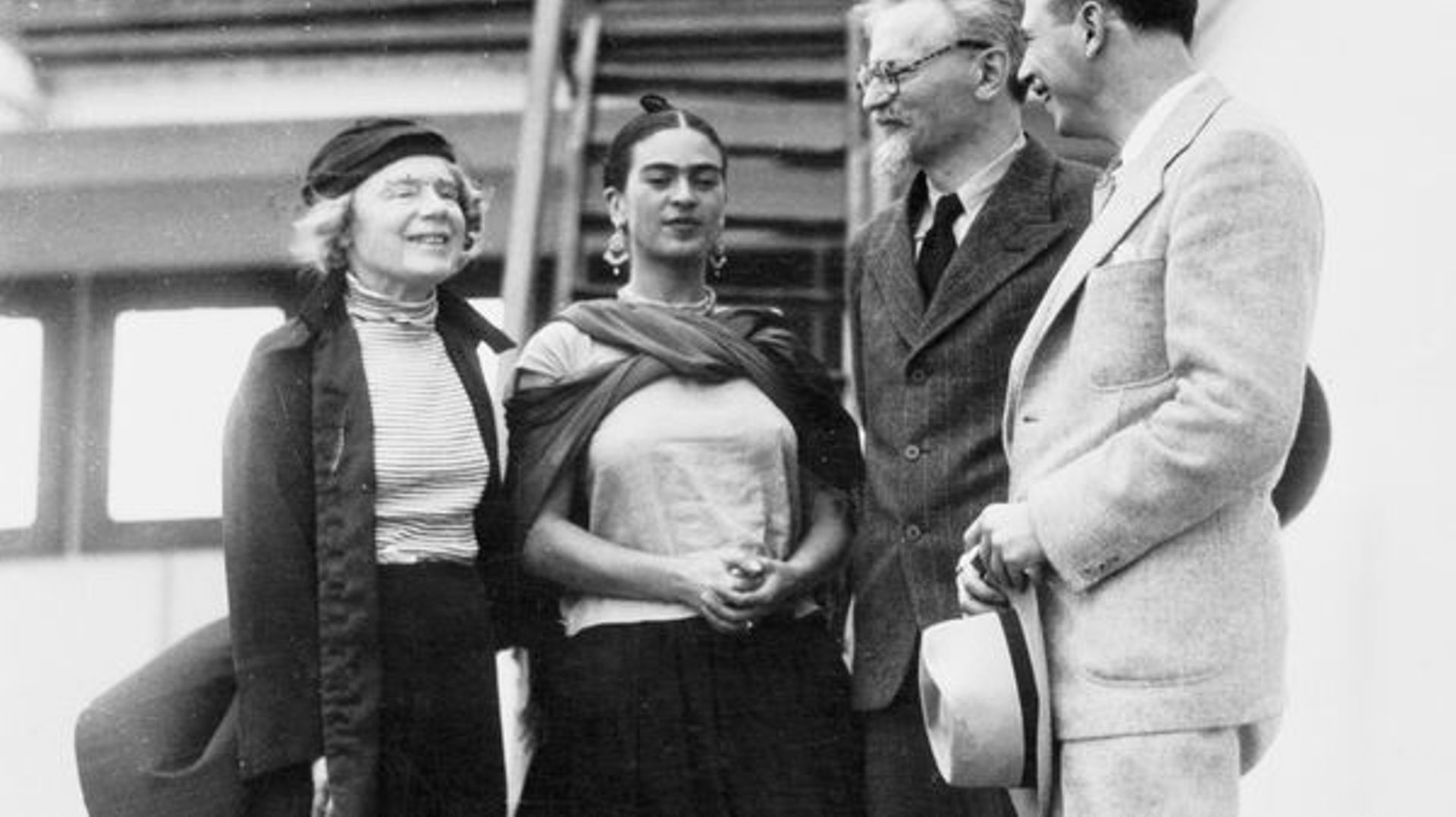 Natalia Trotsky, Frida Kahlo, Léon Trotsky et Schachtman (leader du Parti Communiste Américain à Mexico)
