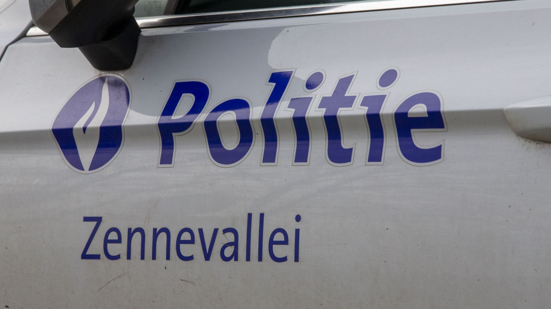 Coronavirus à Leeuw-Saint-Pierre : la police met fin à une fête de quelque 300 personnes