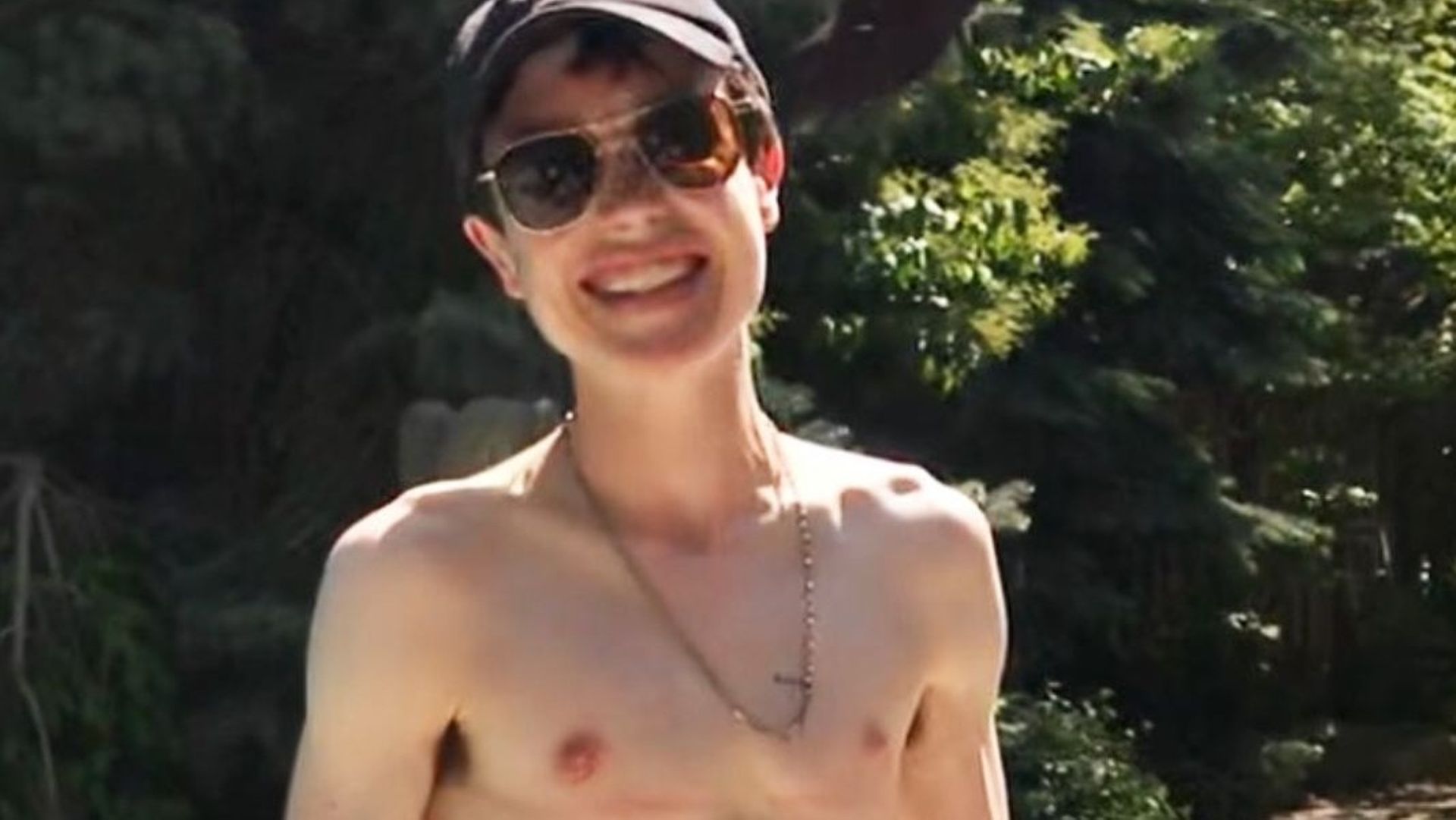Elliot Page torse nu sur Instagram : du bonheur pour l’acteur trans !