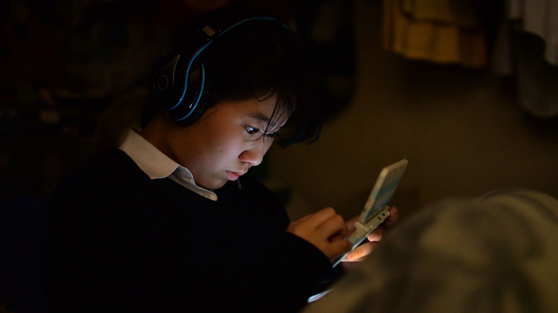 Une adolescente utilise une console de jeux vidéo pour échapper à son kidnappeur