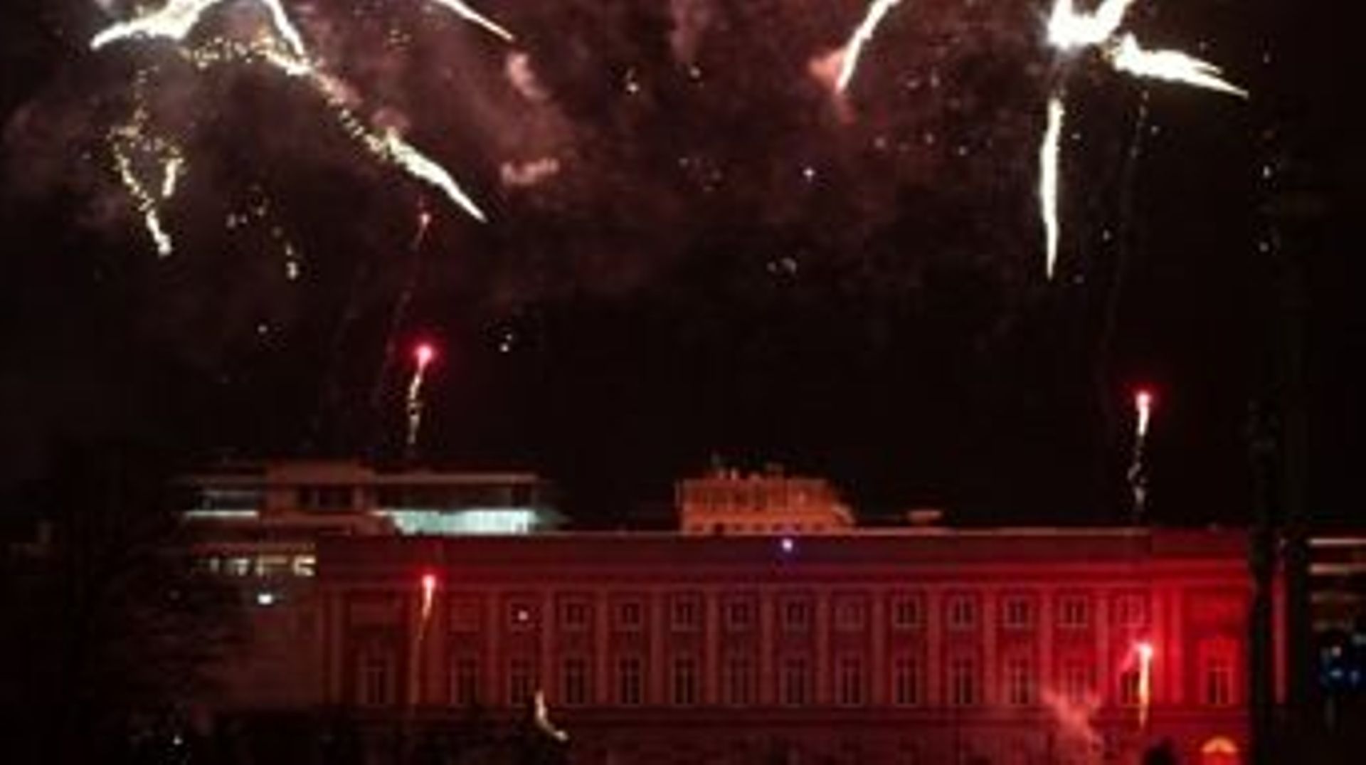 Illustration picture shows fireworks at the Paleizenplein/ Place des Palais during the New Year’s Eve celebrations, Saturday 31 December 2022, in Brussels. After two years marked by corona, city of Brussels continues the tradition of New Year’s fireworks.
