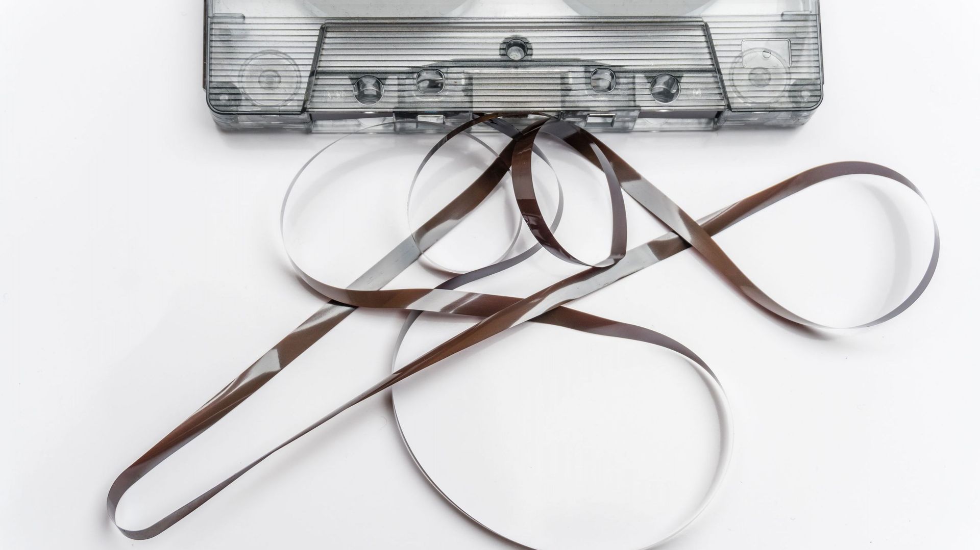 La minute insolite : des chercheurs remplacent la bande magnétique d’une cassette par de l’ADN