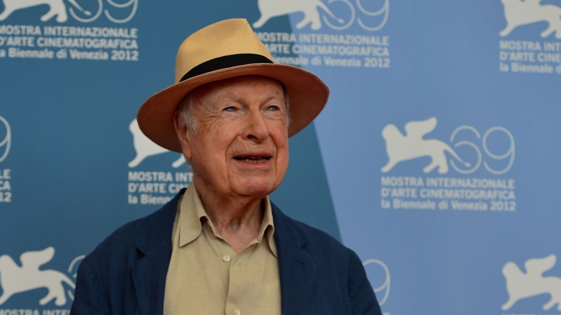 Peter Brook monte Beckett en VO dans des 'Fragments' drôles et tendres ...