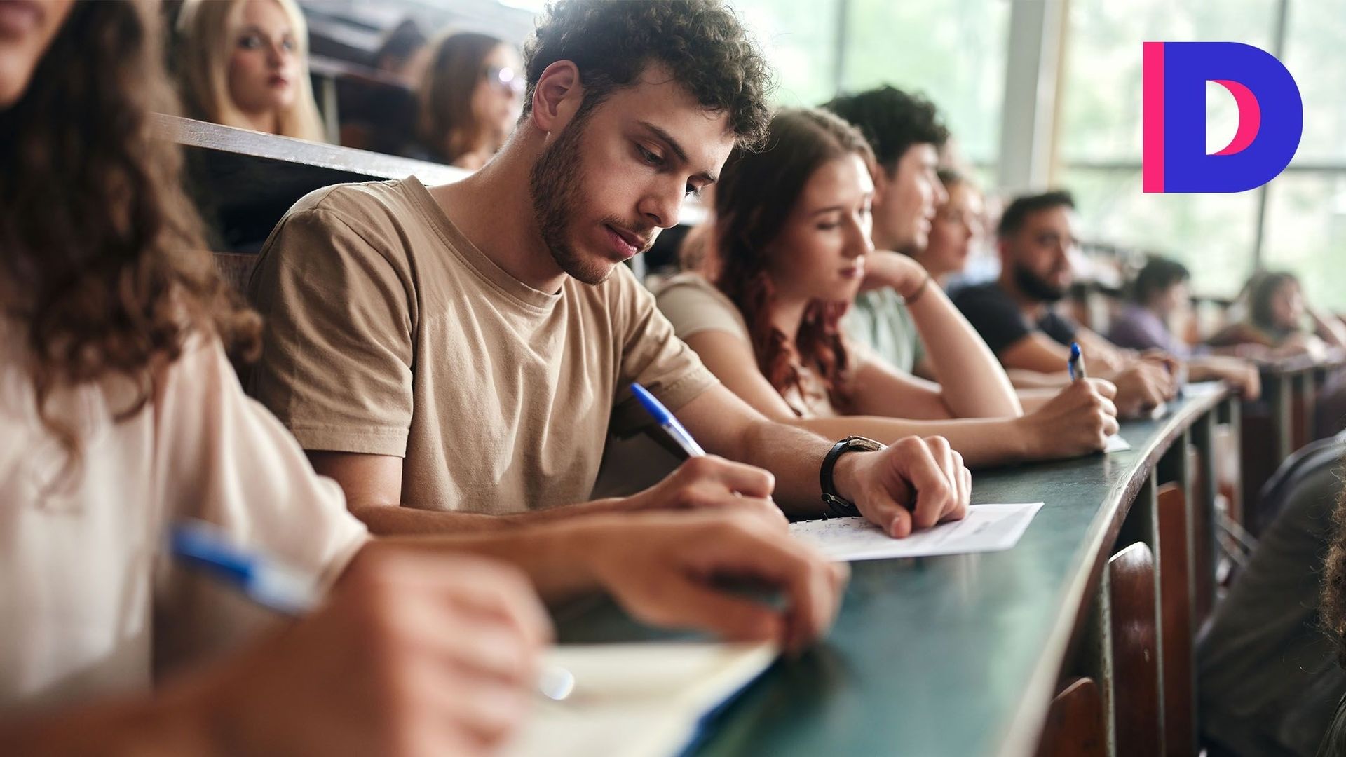 Rentrée du supérieur : les étudiants belges sont plus lents que la moyenne de l’OCDE à obtenir leur bachelier