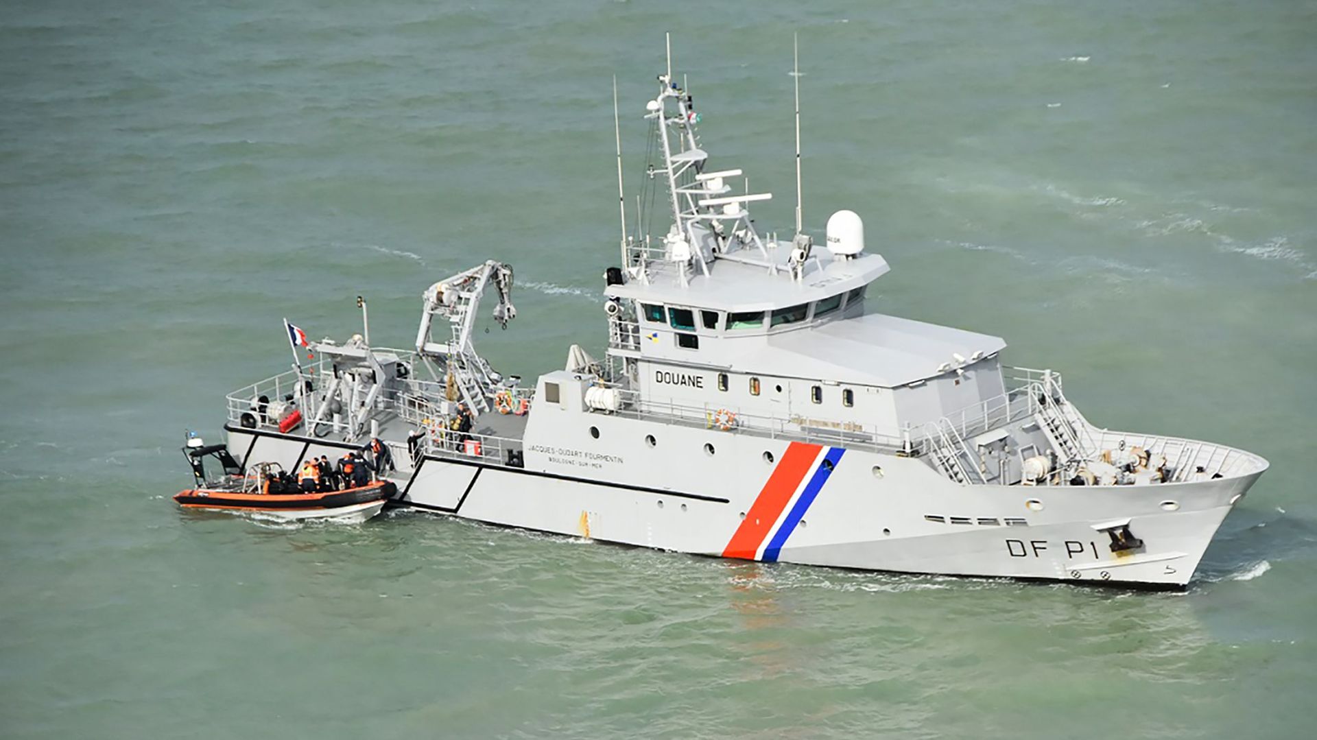 Les autorités françaises interceptent 30 migrants qui tentaient de traverser la Manche
