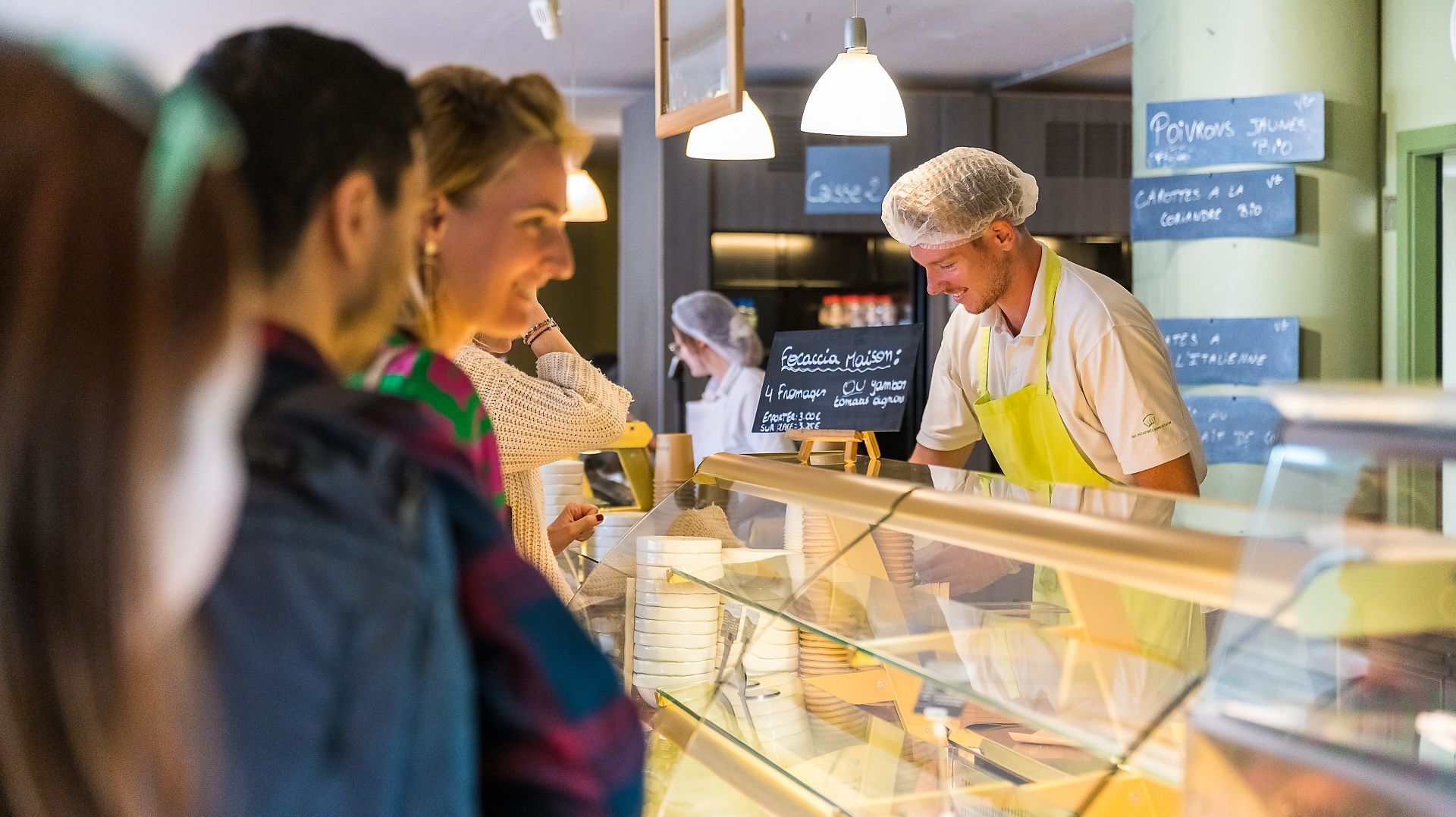 L'UCLouvain a inauguré ses nouvelles cuisines durables et "high-tech", qui alimentent les restaurants universitaires avec des produits faits maison, frais, locaux et de saison.