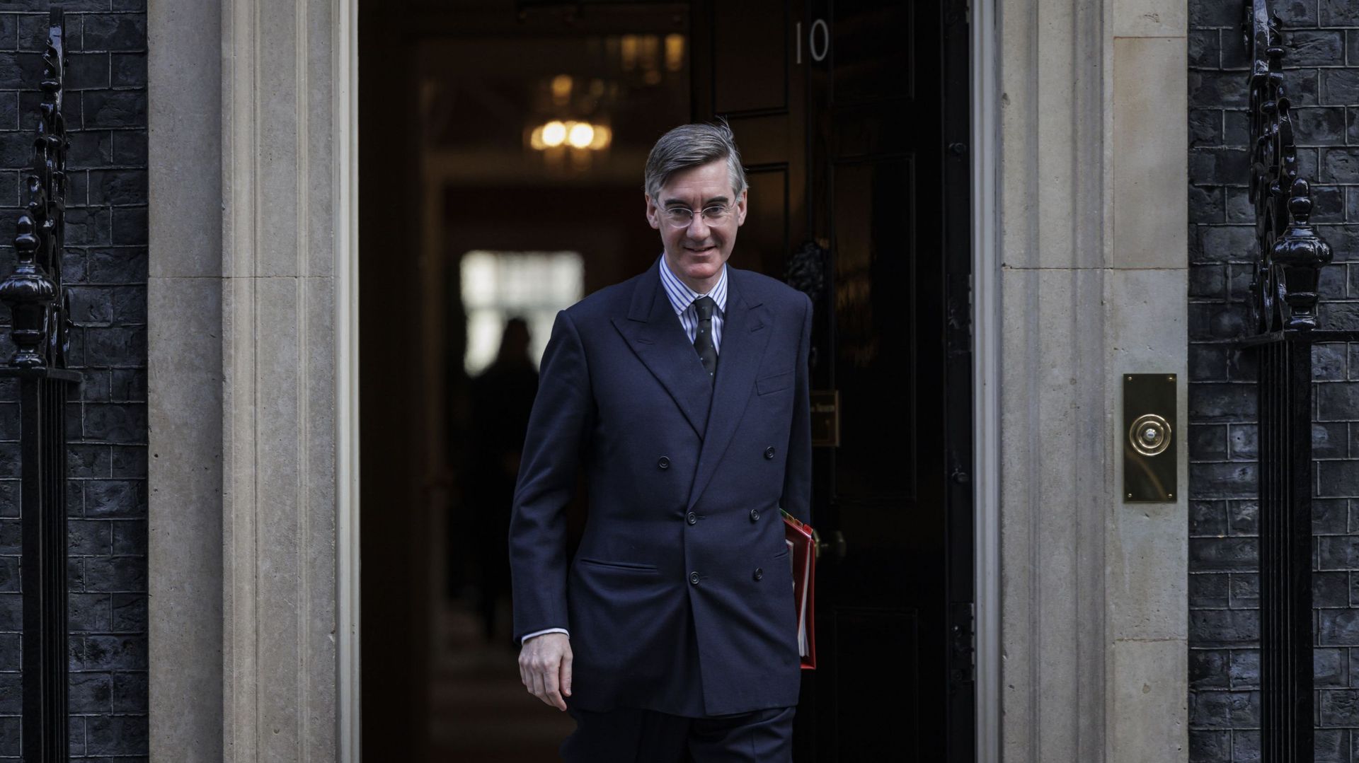Jacob Rees-Mogg quittant le 10, Downing Street