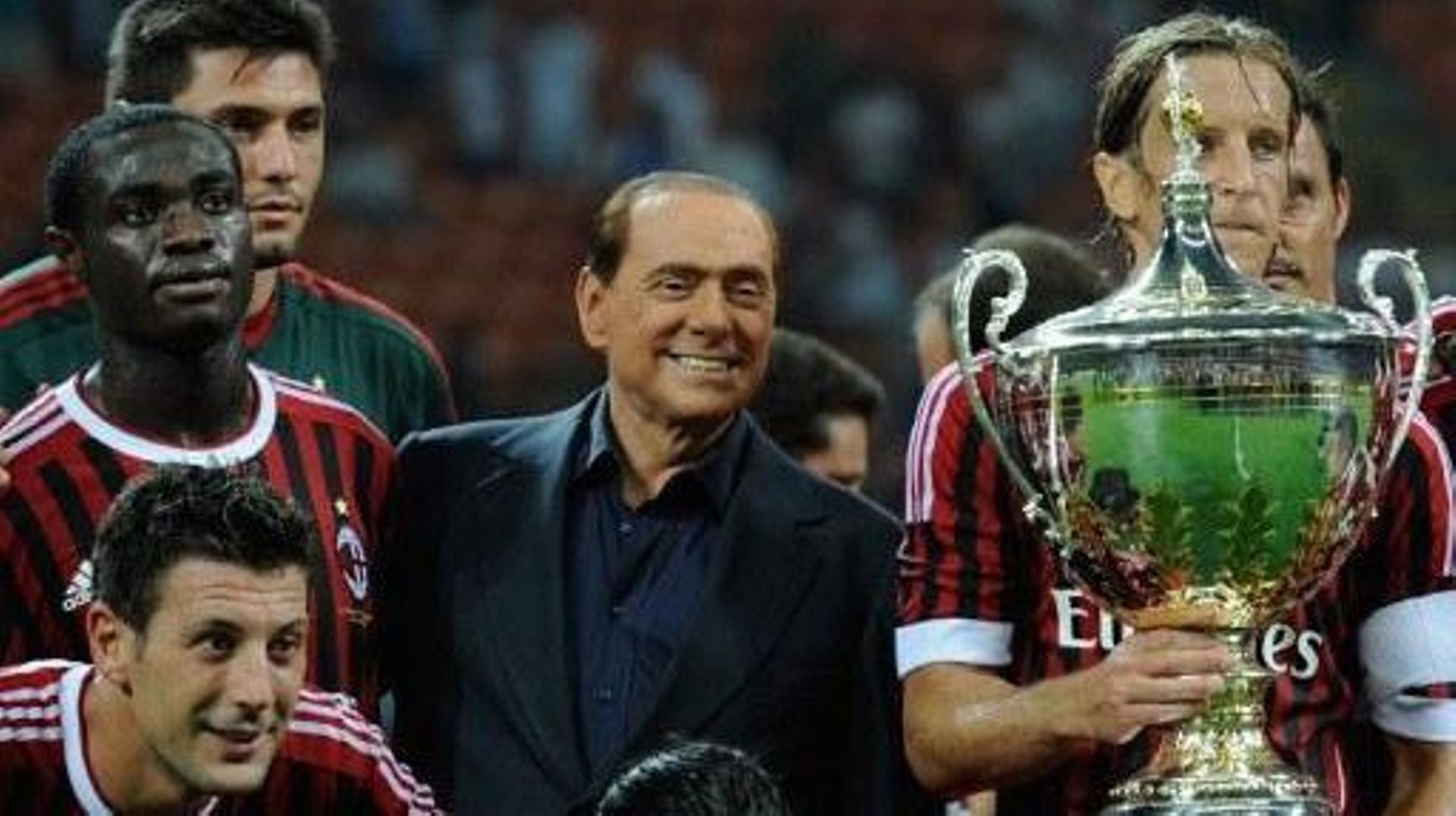 Il Milan, il Monza e il calcio italiano piangono la morte dell'”indimenticabile” Silvio Berlusconi
