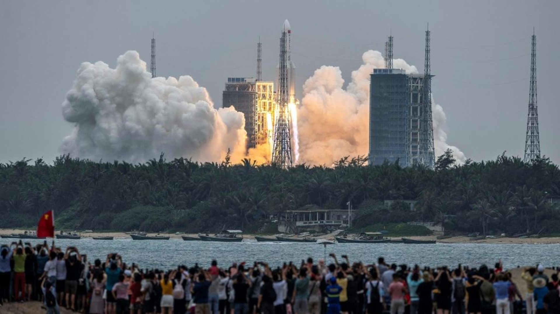 (ARCHIVES) La fusée chinoise Longue-Marche 5B à son décollage le 29 avril 2021