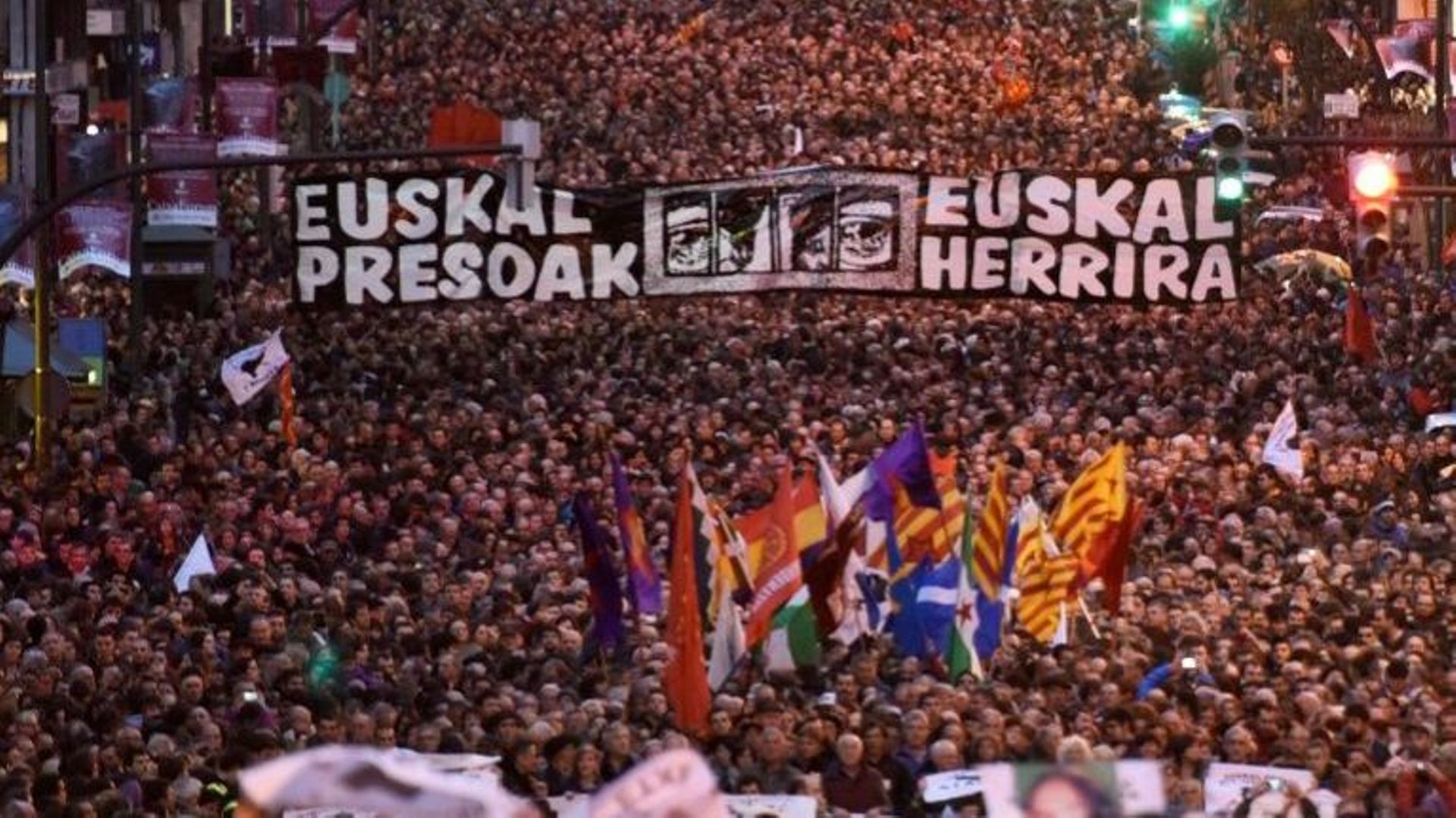 Référendum en Catalogne: des milliers de manifestants au Pays basque en soutien au référendum