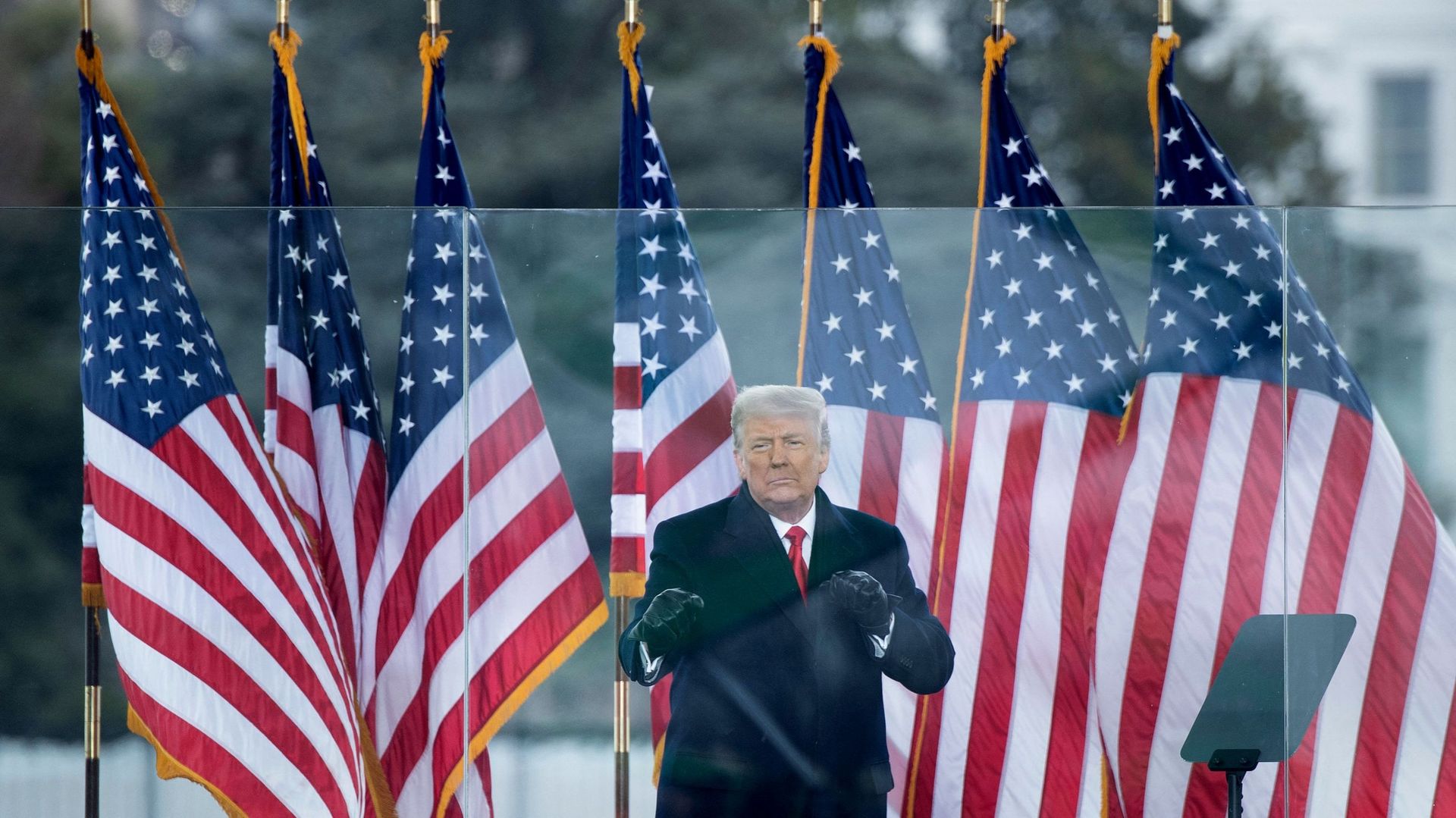 Sur cette photo d’archive prise le 6 janvier 2021, le président américain Donald Trump s’adresse à ses partisans depuis l’Ellipse, près de la Maison Blanche, à Washington, DC. Après un an et demi d’auditions et plus de 1000 dépositions, la commission qui 