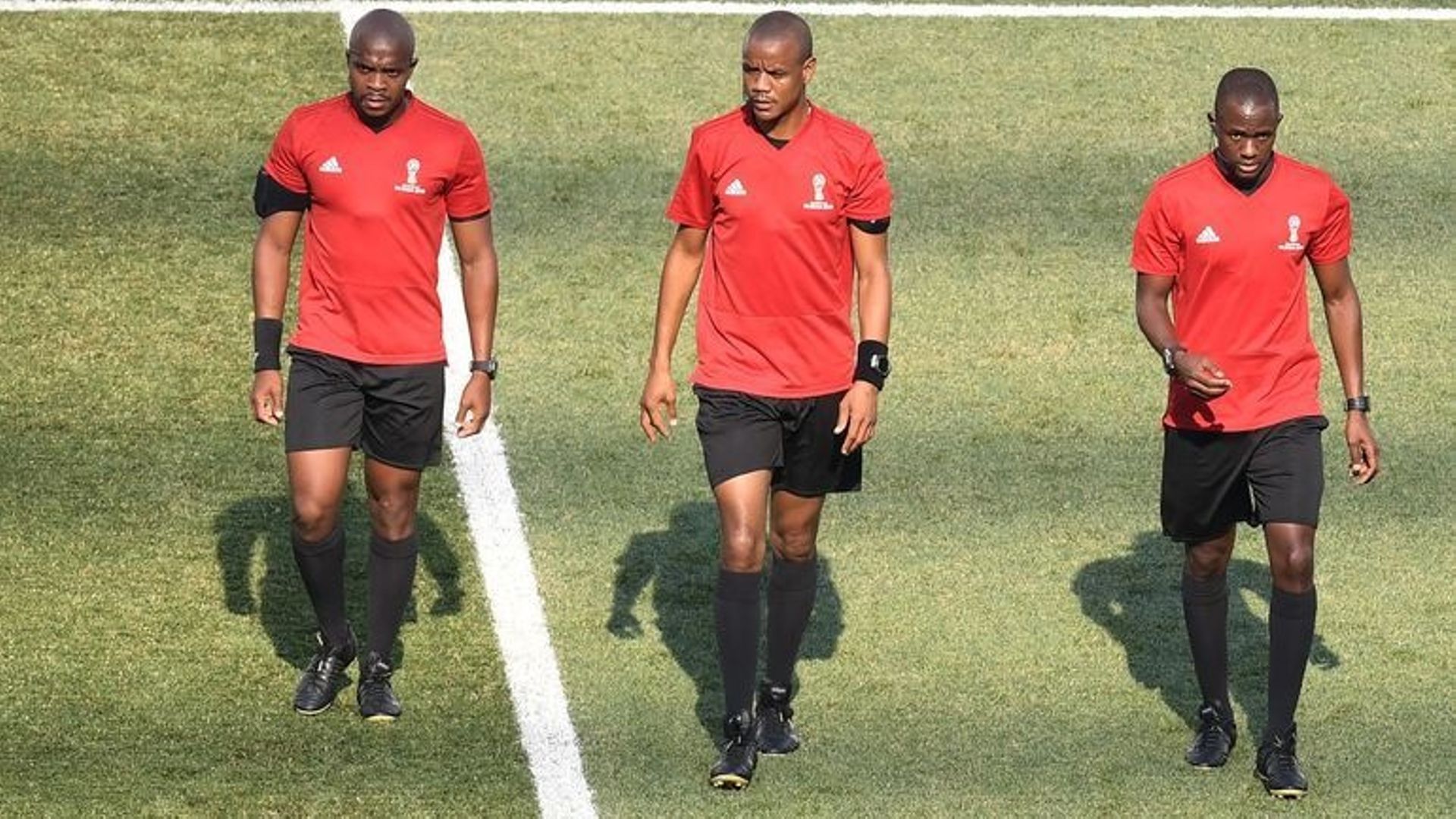 Janny Sikazwe et ses assistants lors de la dernière CAN.