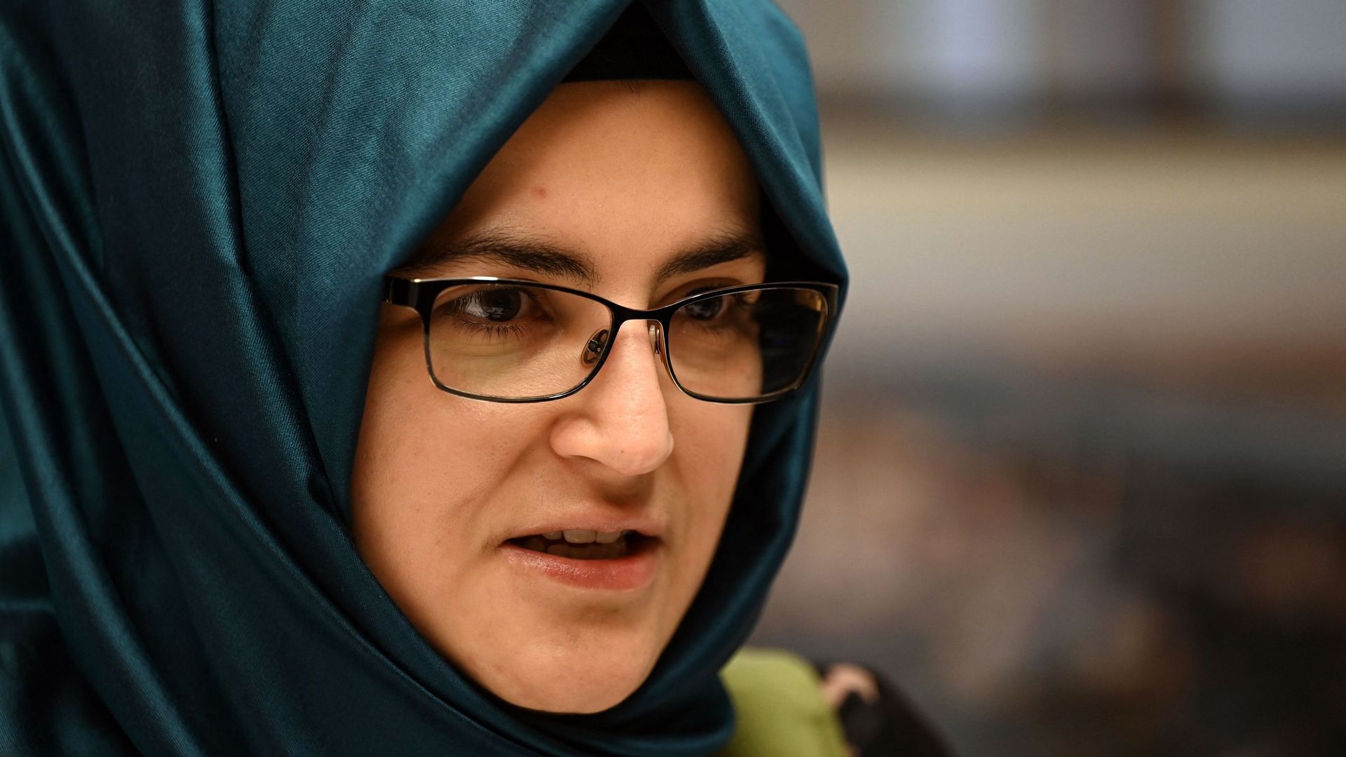 Hatice cenzig, la fiancée du journaliste Jamal Khashoggi assassiné dans le consulat d’Arabie saoudite à Istanbul