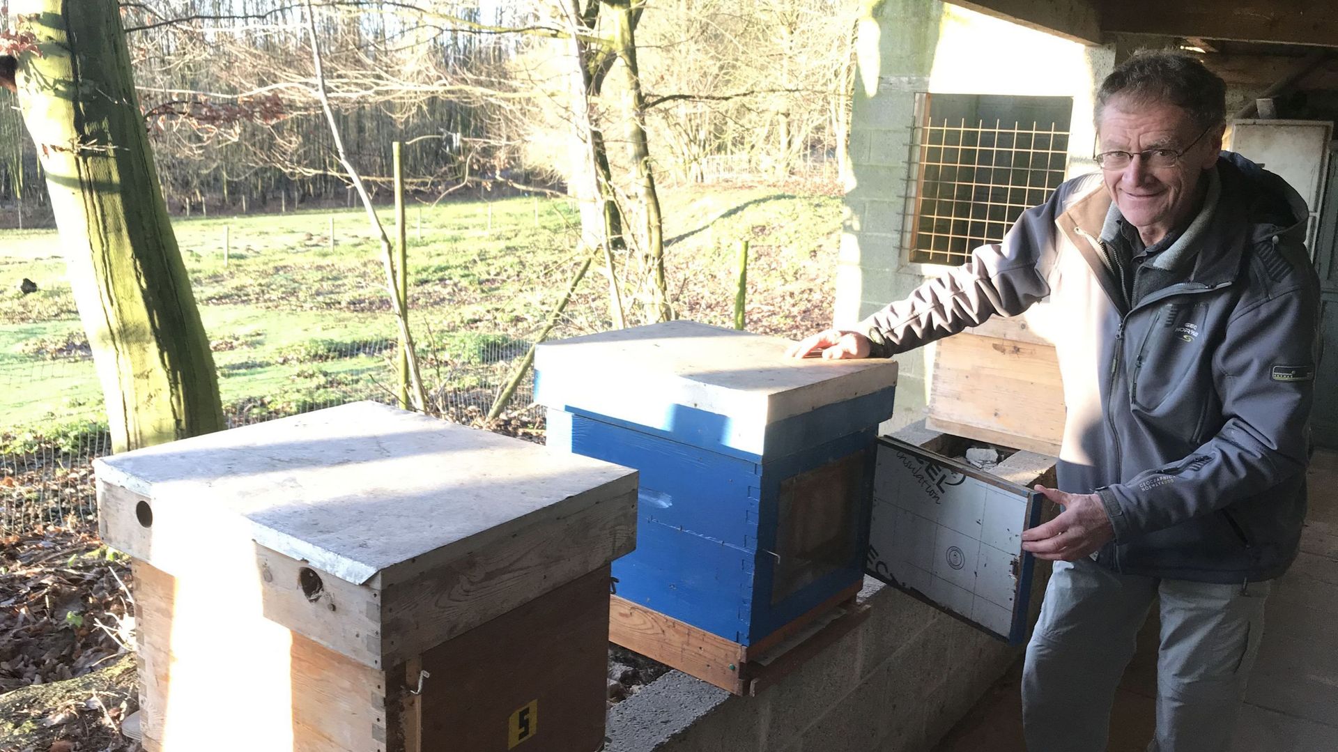 Yves Van Parys, 65 ans, est apiculteur à Jette depuis près de 40 ans.