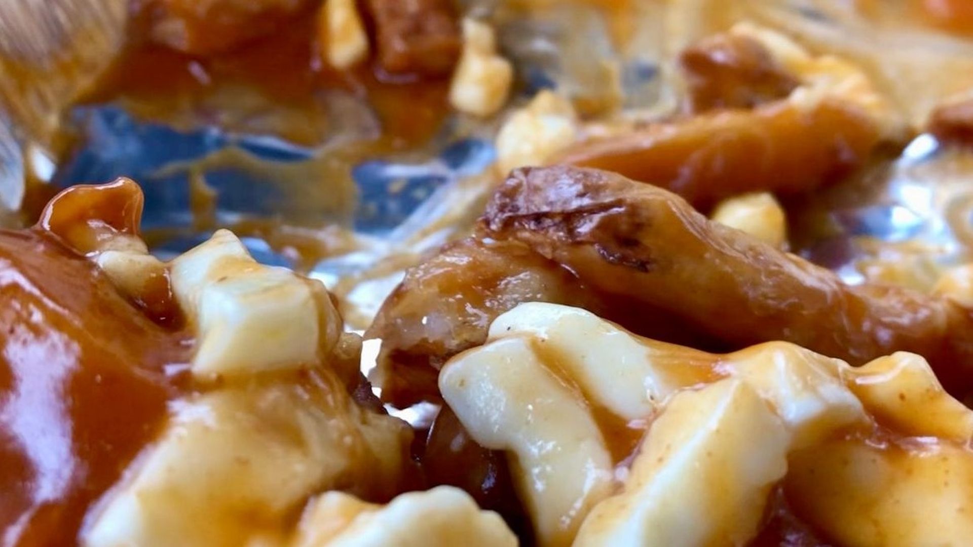 Comment la poutine est-elle devenue le nouveau plat national québécois ?