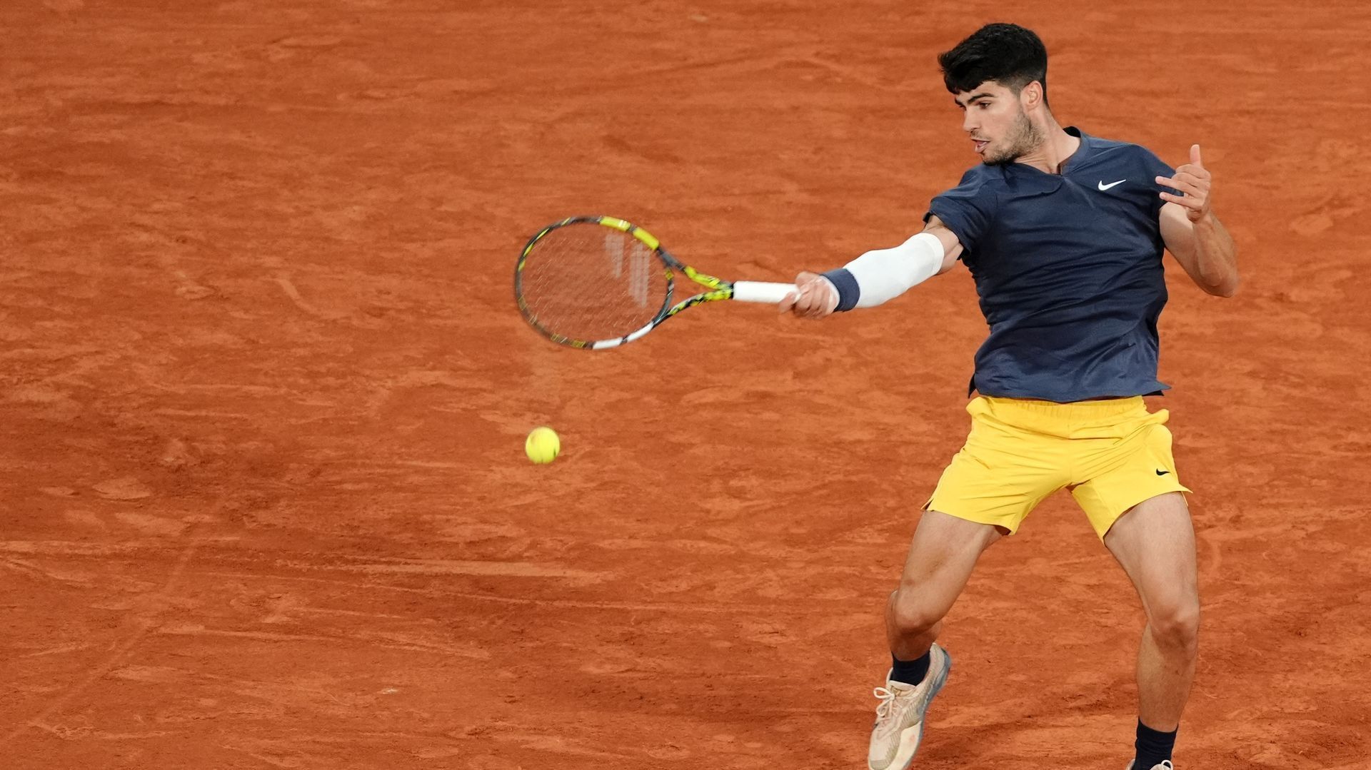 Roland-Garros: Jesper De Jong pushes Carlos Alcaraz to his limits in a spectacular trade