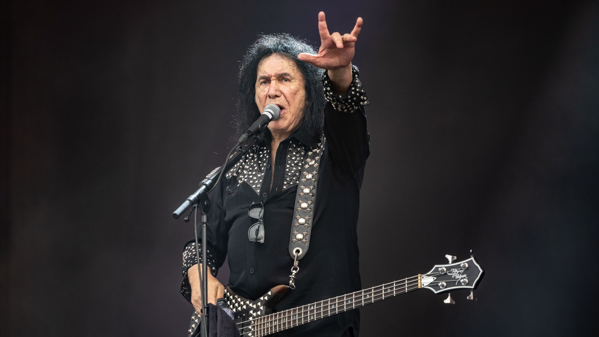 Gene Simmons de Kiss perd connaissance au volant et provoque un accident