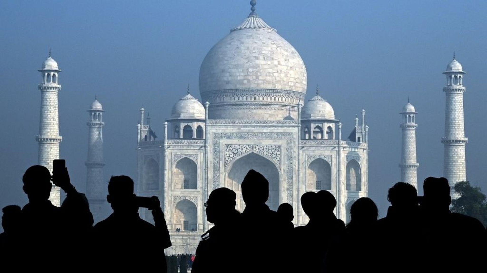 Coronavirus en Inde : le Taj Mahal rouvre malgré la flambée du virus