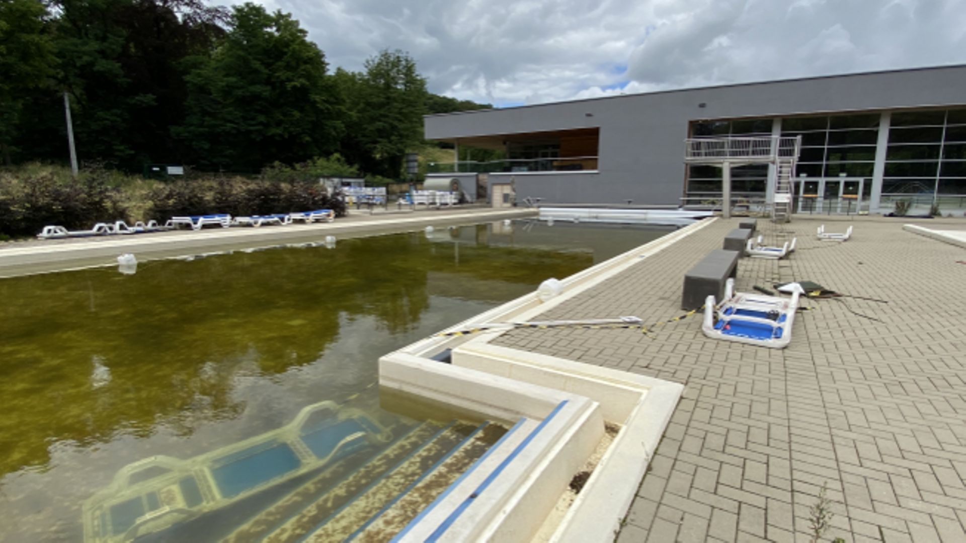 Le complexe de piscines Lago d'Eupen ville basse ne rouvrira pas avant l'été 2023.
