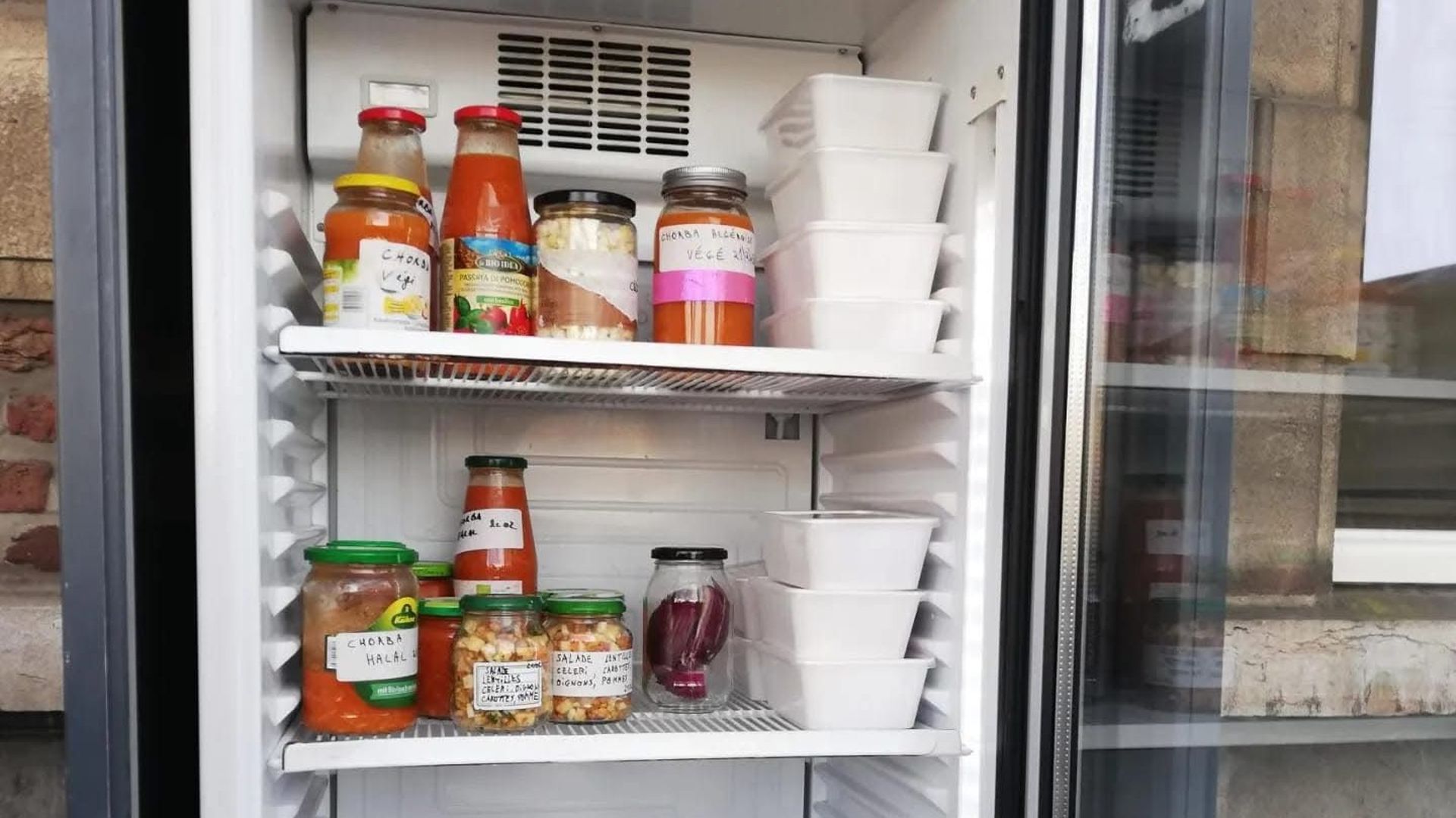 Une pétition pour garder le frigo solidaire de Verviers est lancée : "La solidarité est mise à mal pour quelques plaintes de riverains"