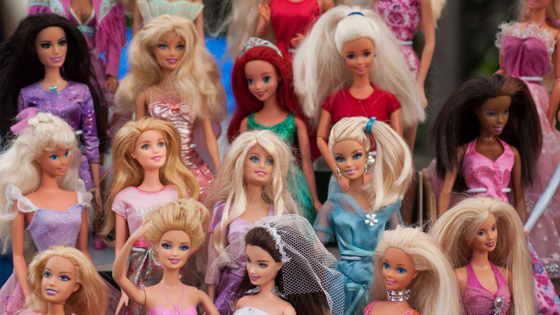 Le film Barbie au succès déjà historique est-il vraiment féministe ?
