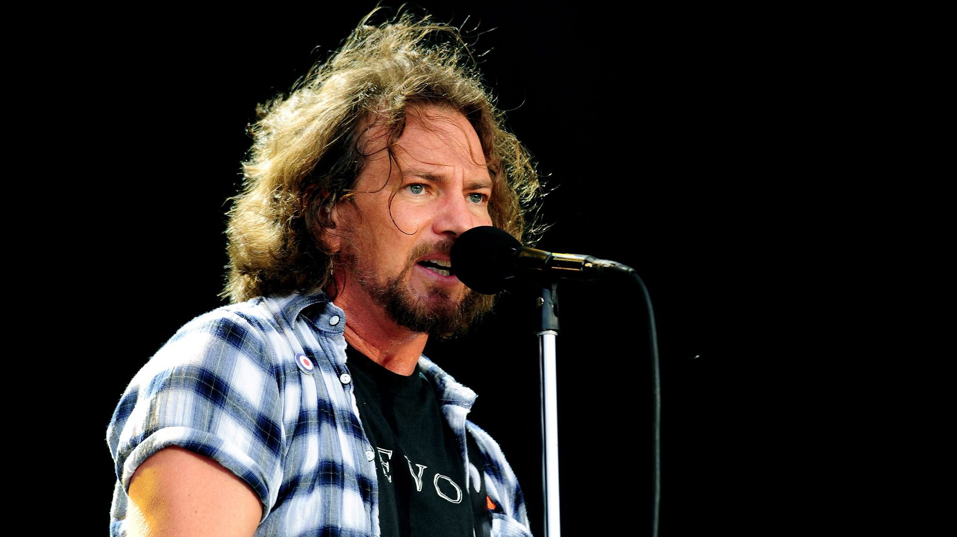 Pearl Jam rend hommage aux 9 fans décédés pendant leur concert en 2000